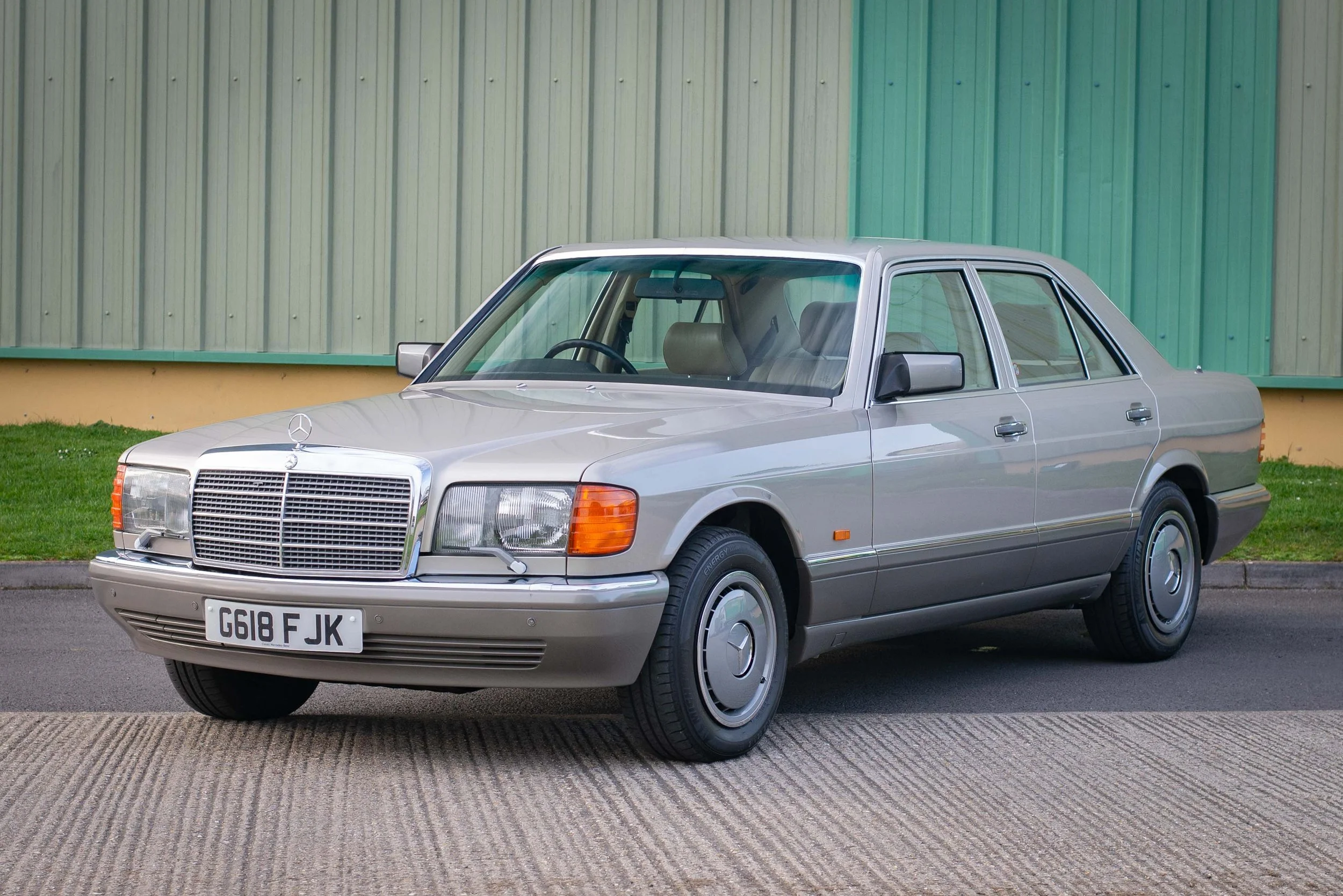 Mercedes 300SE-12.jpg