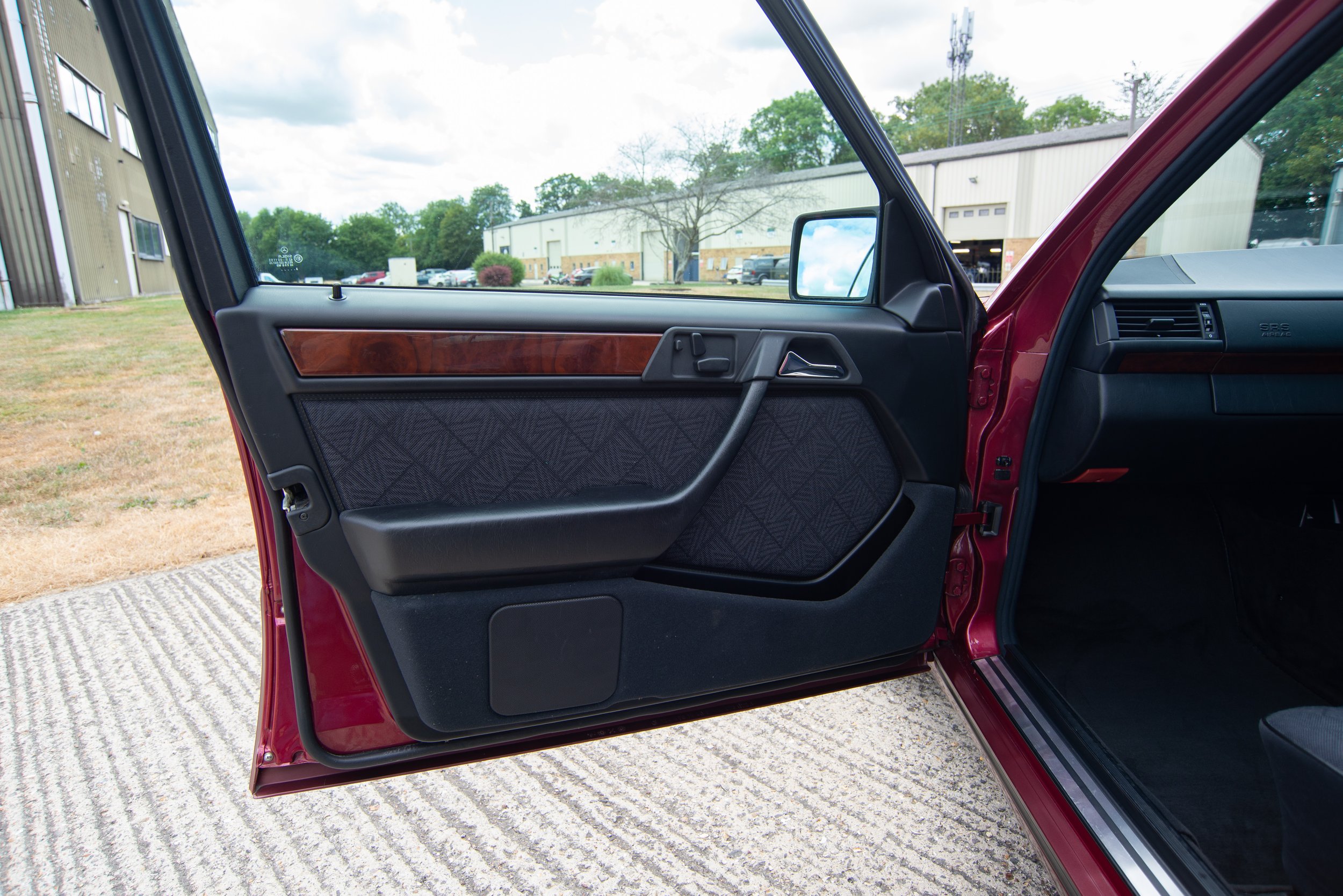 Mercedes E320 Estate-19.jpg