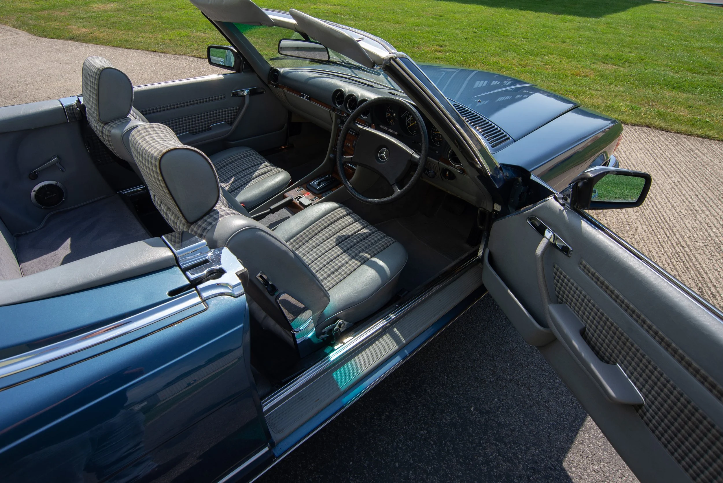 Mercedes 380SL-3.jpg