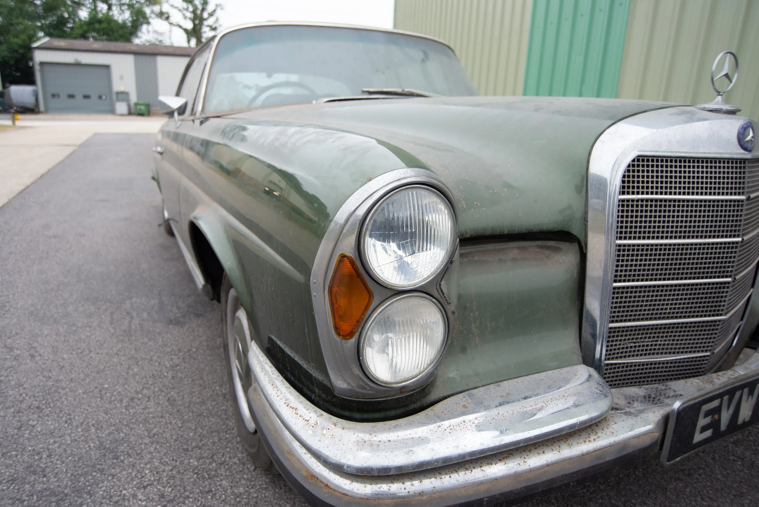 Mercedes 280SE Coupe-34.jpg