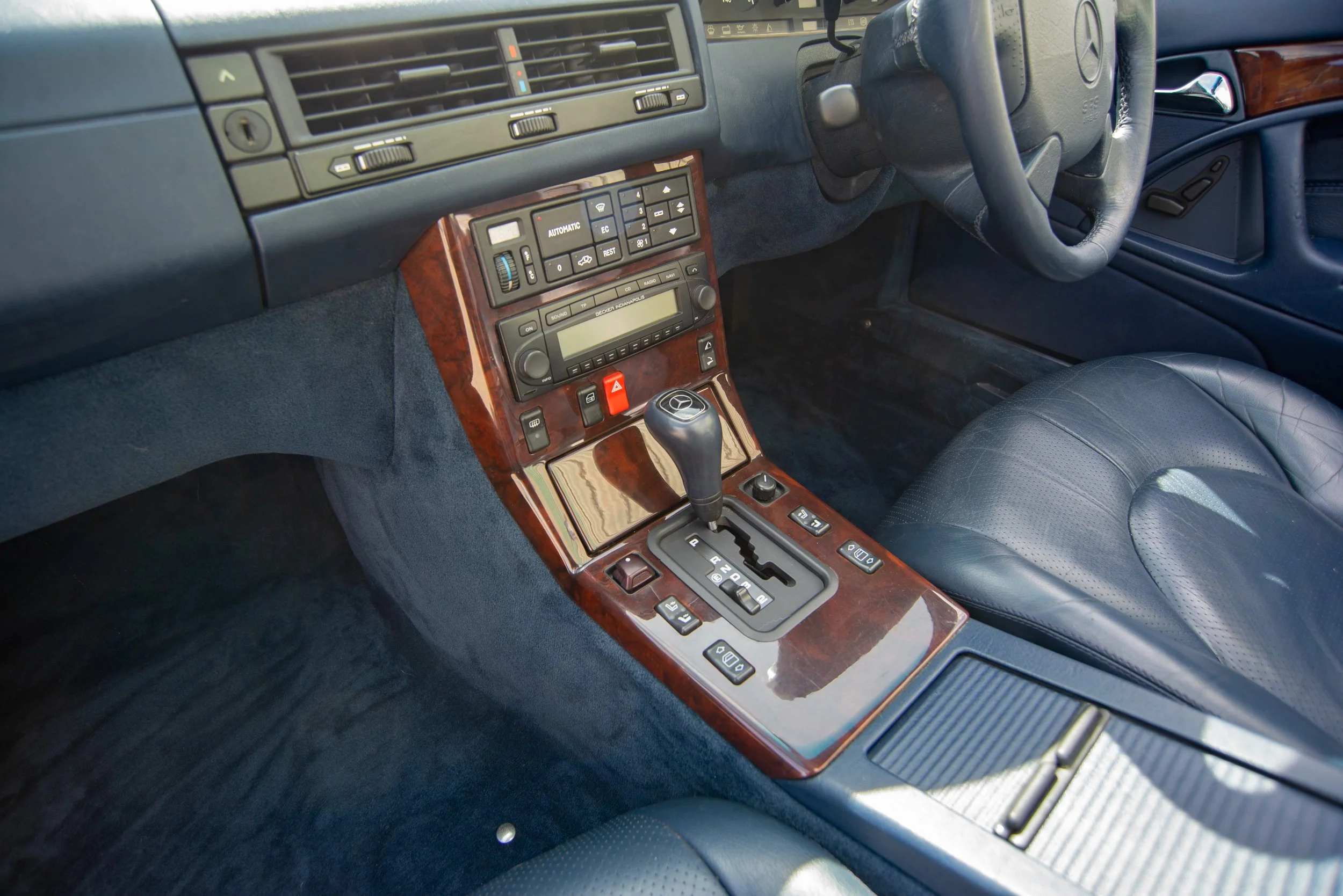 Mercedes SL280-10.jpg