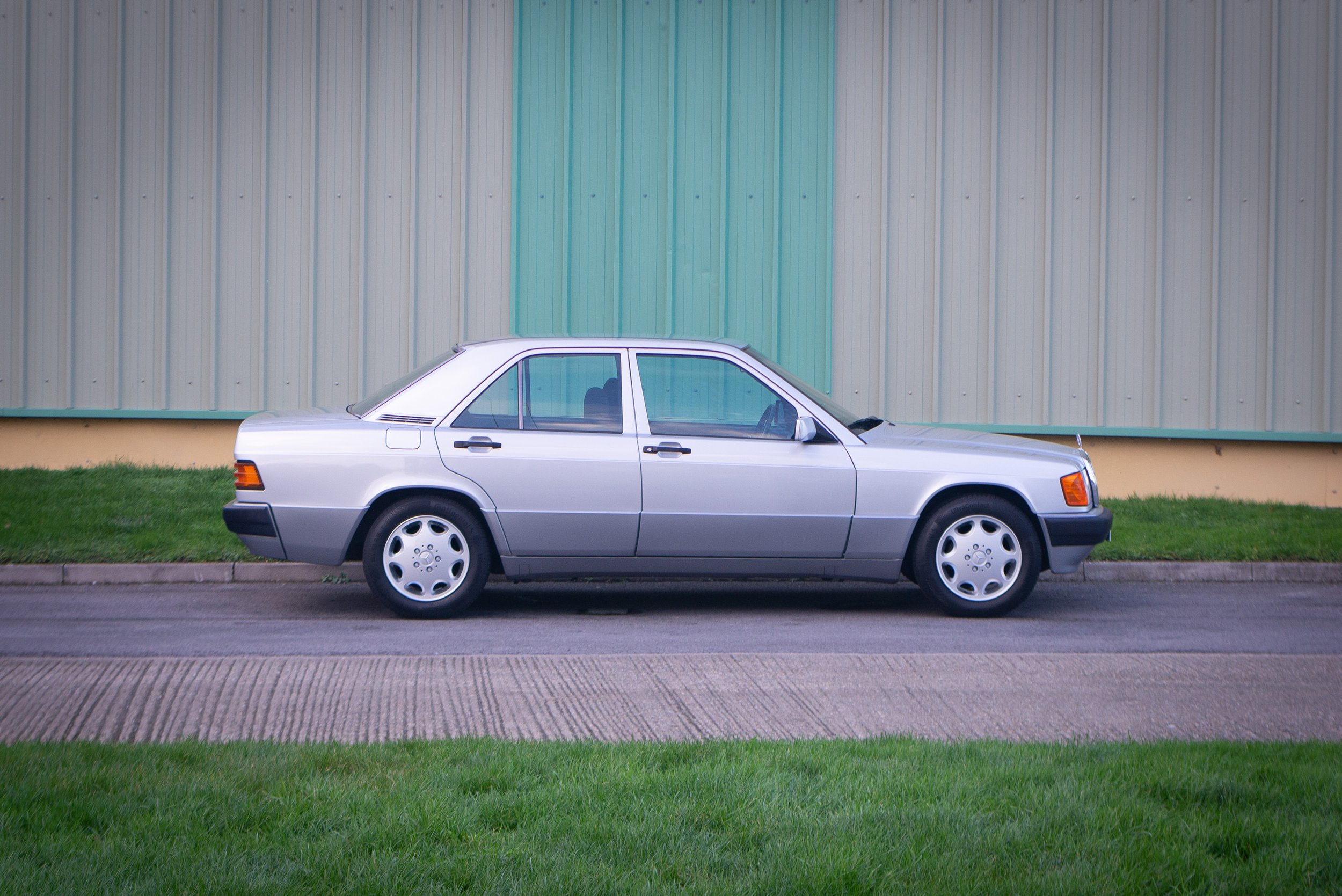 Mercedes 190E 2.0-27.jpg