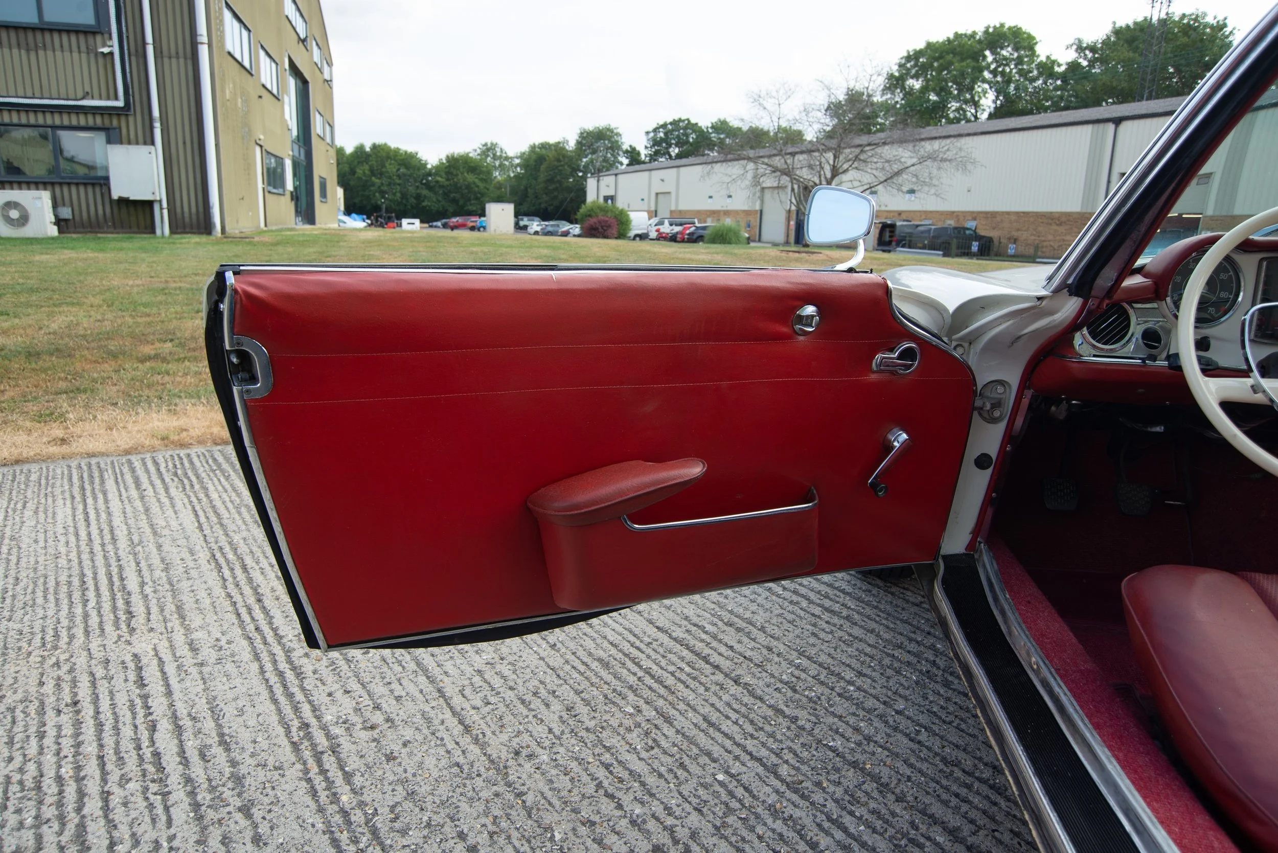 Mercedes 230SL-5.jpg