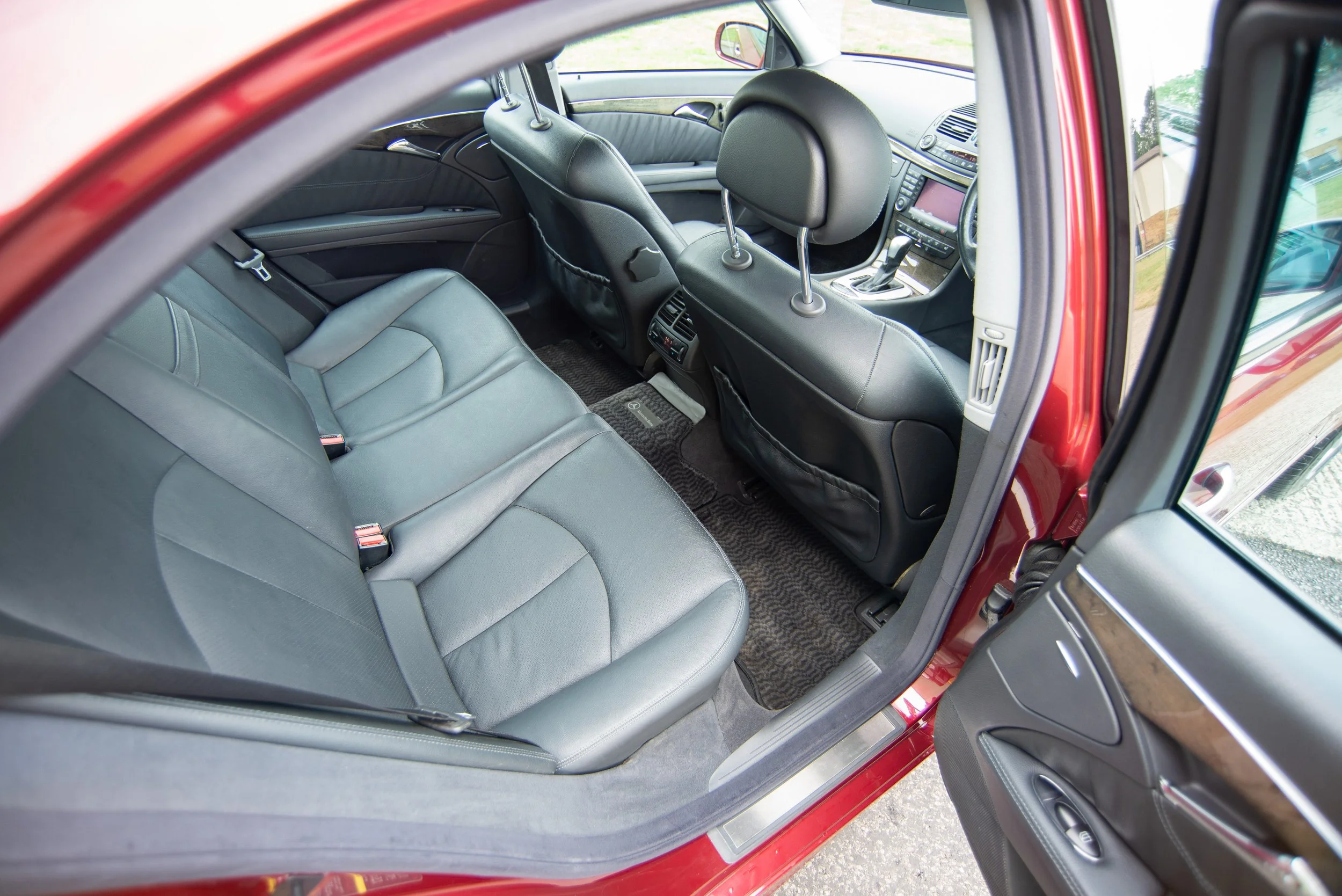 Mercedes E500-5.jpg