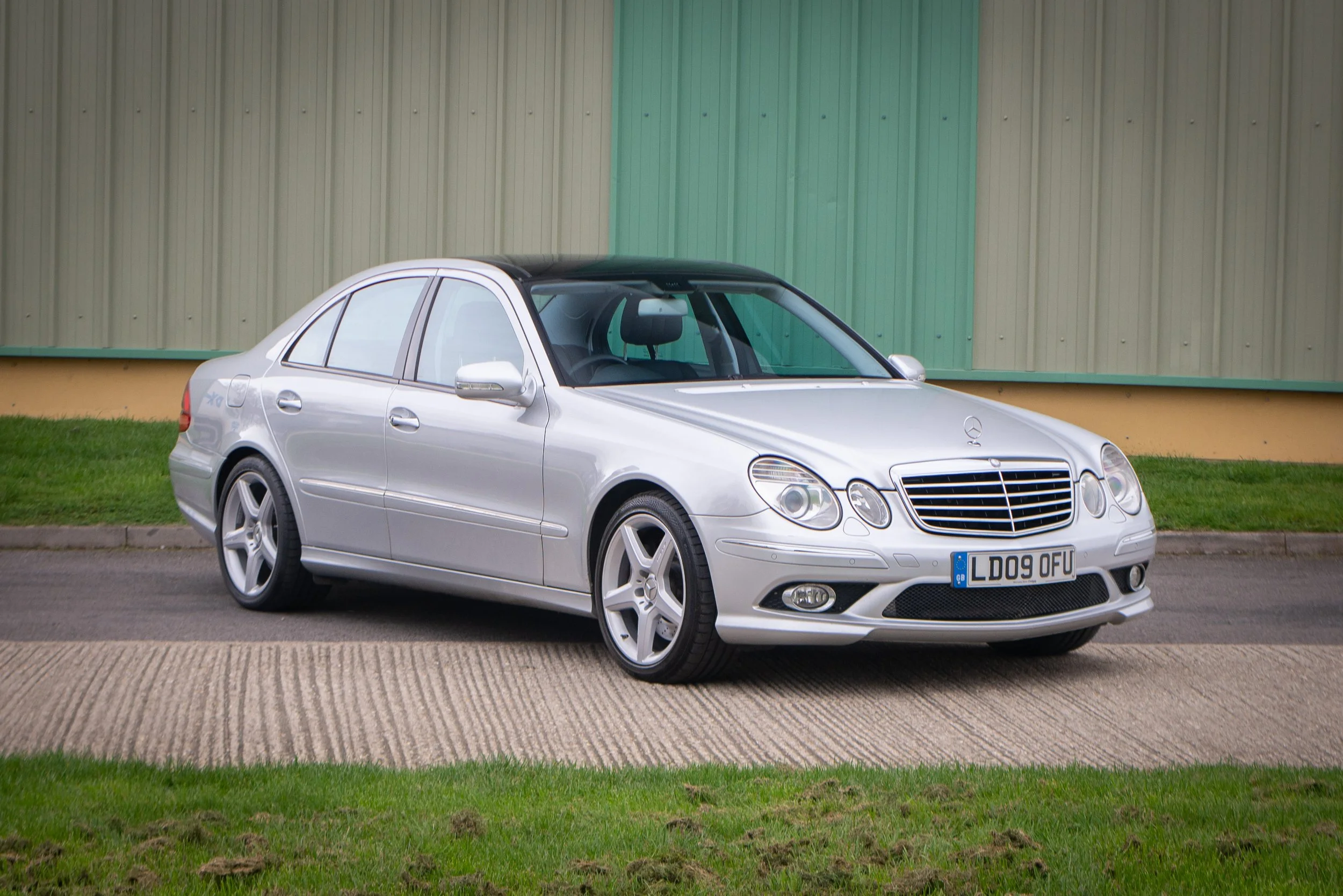 Mercedes E500-25.jpg