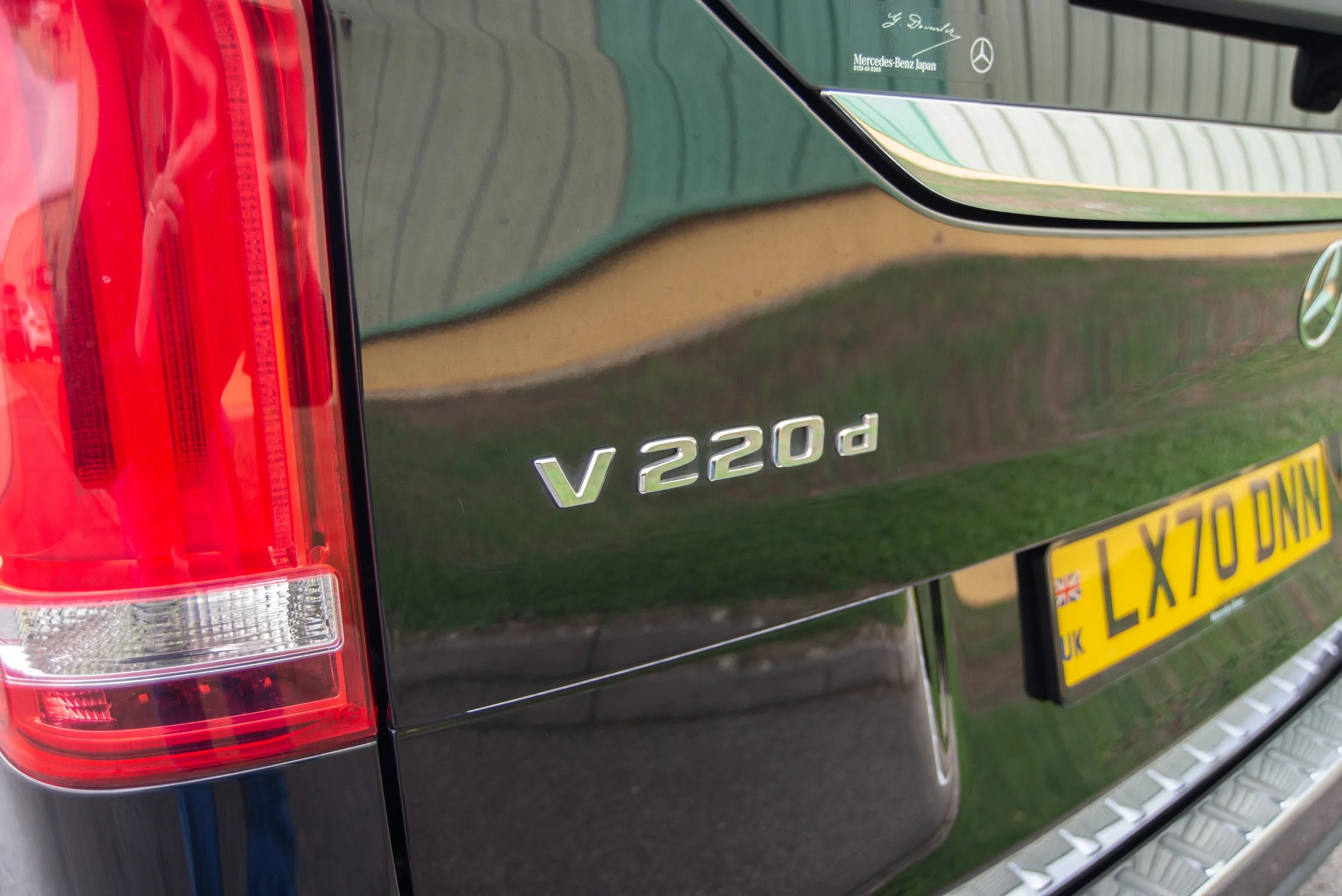 Mercedes V220D-10.jpg