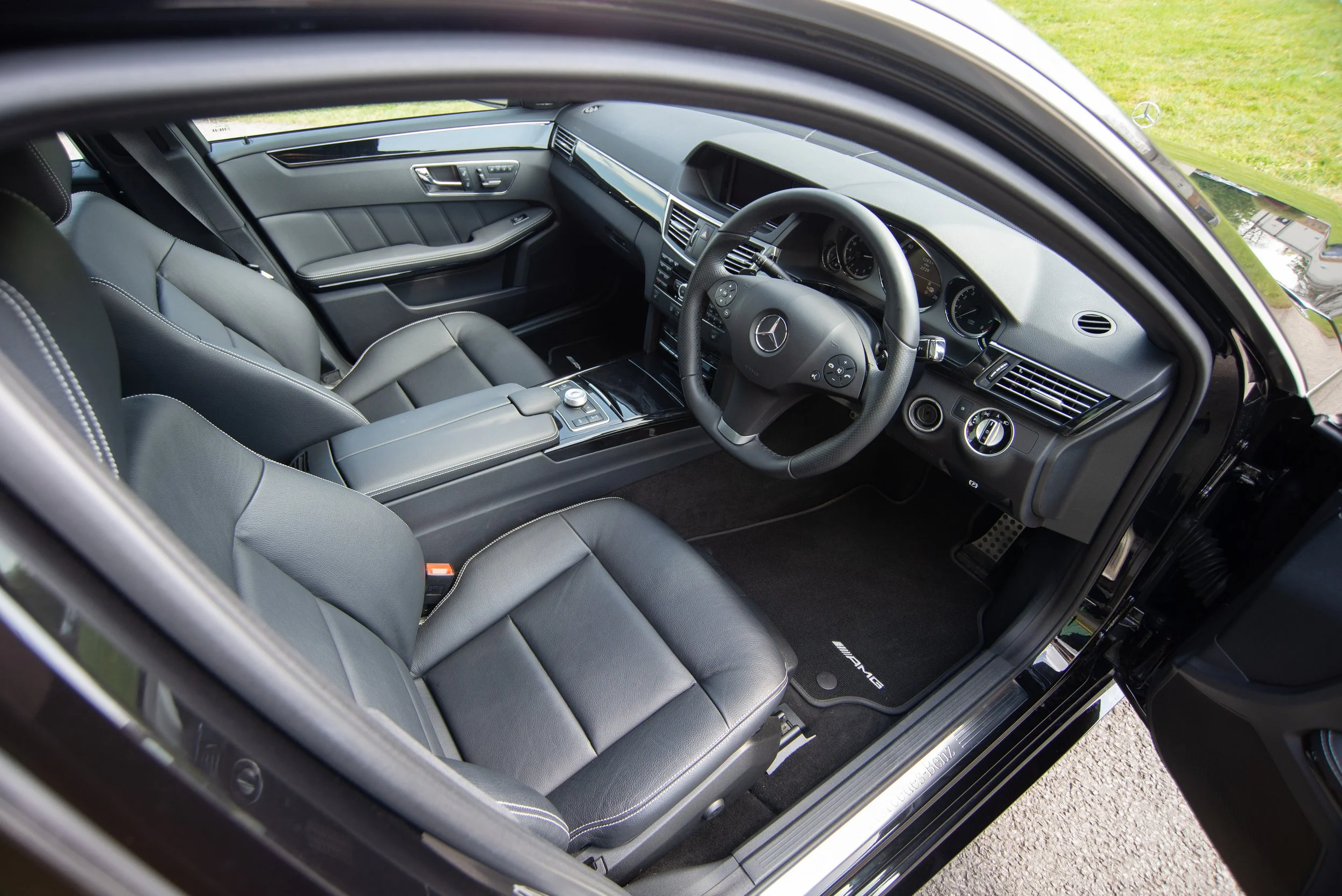 Mercedes E550-10.jpg