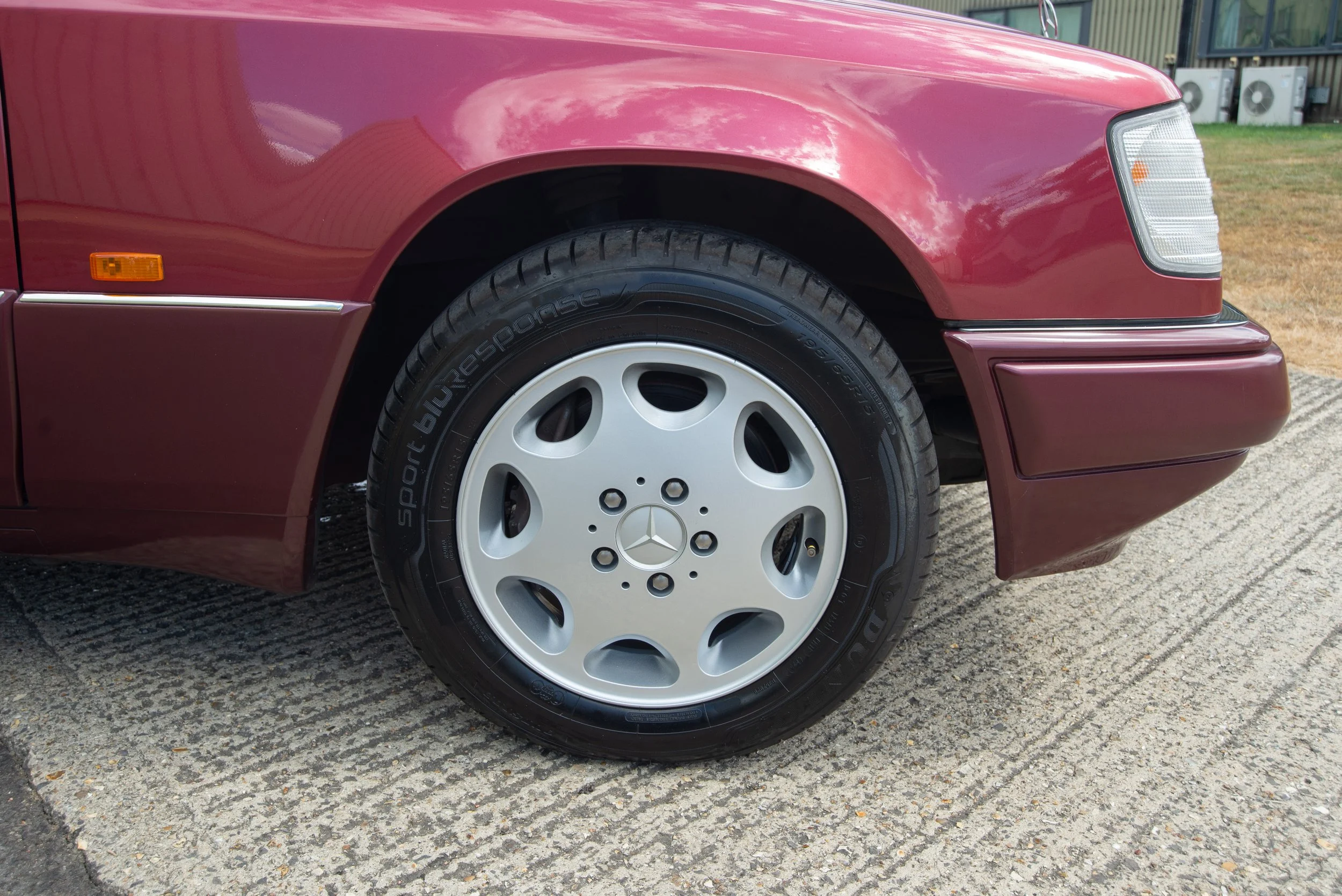 Mercedes E320 Estate-24.jpg