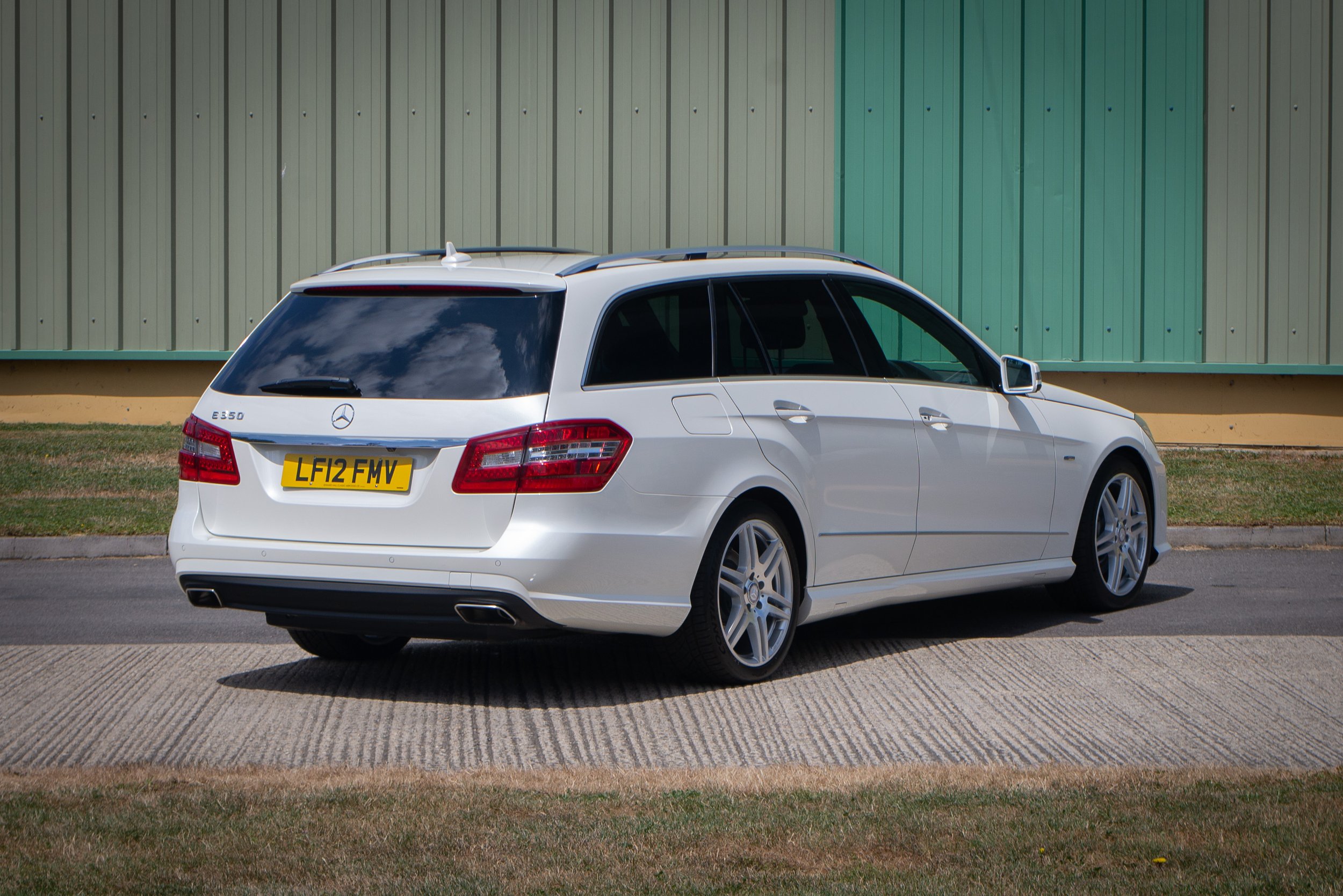 Mercedes E350 Estate 2-15.jpg