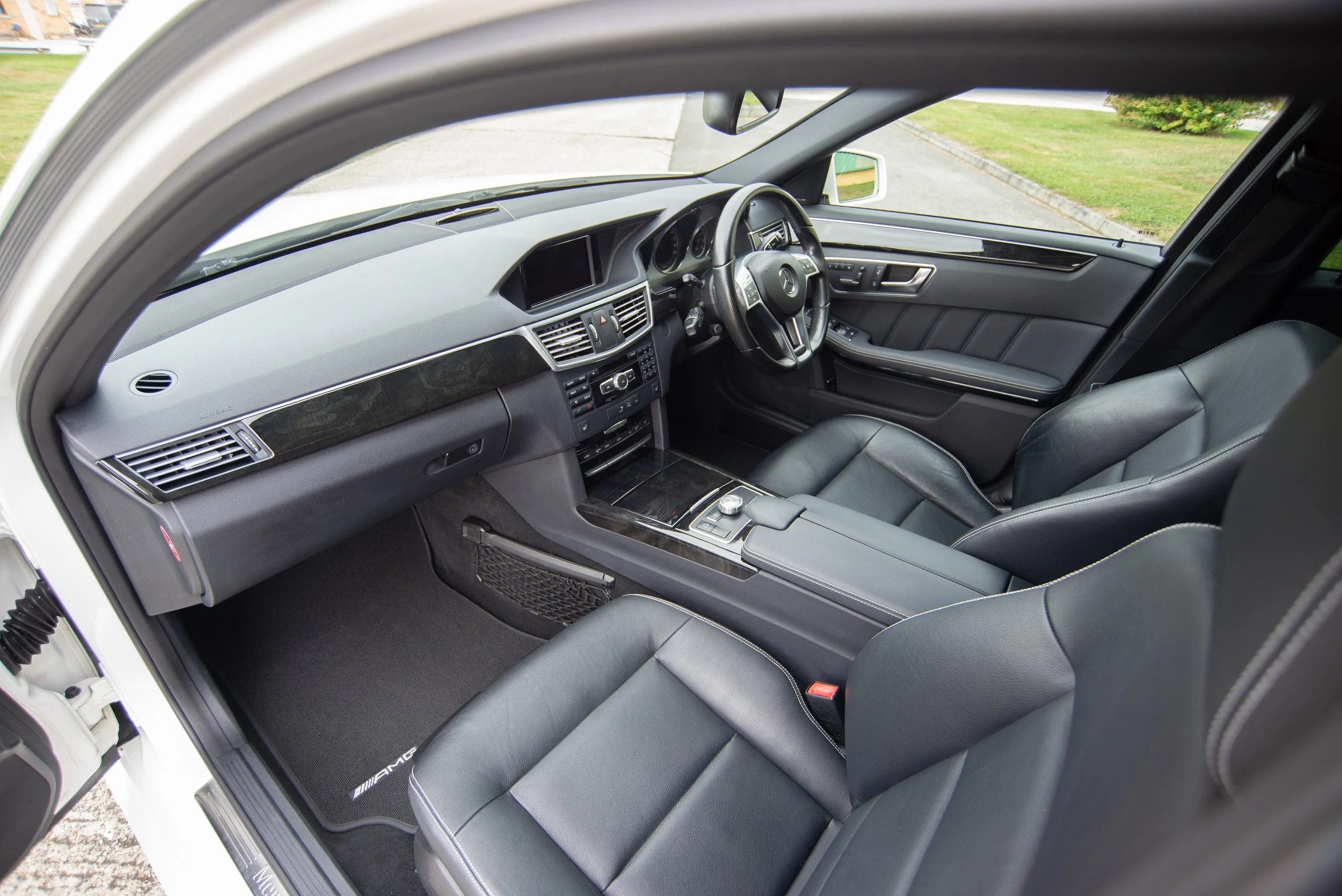 Mercedes E350 Estate-11.jpg