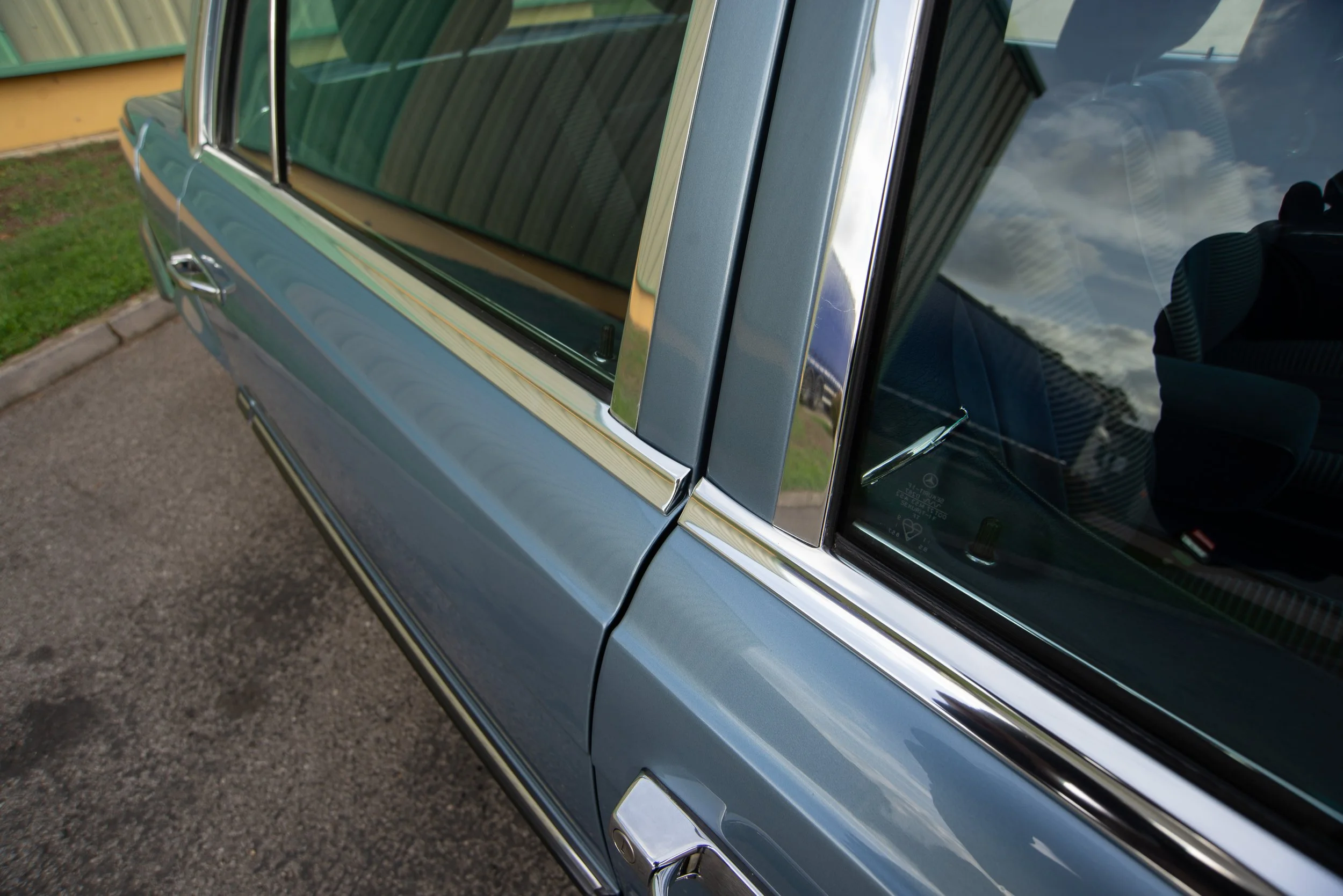 Mercedes 450SEL-21.jpg