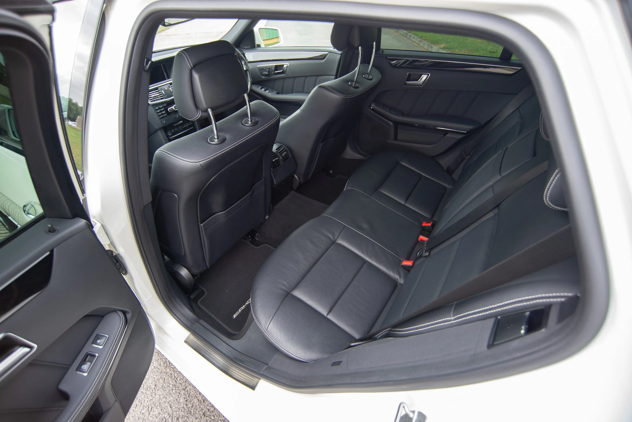 Mercedes E350 Estate-8.jpg