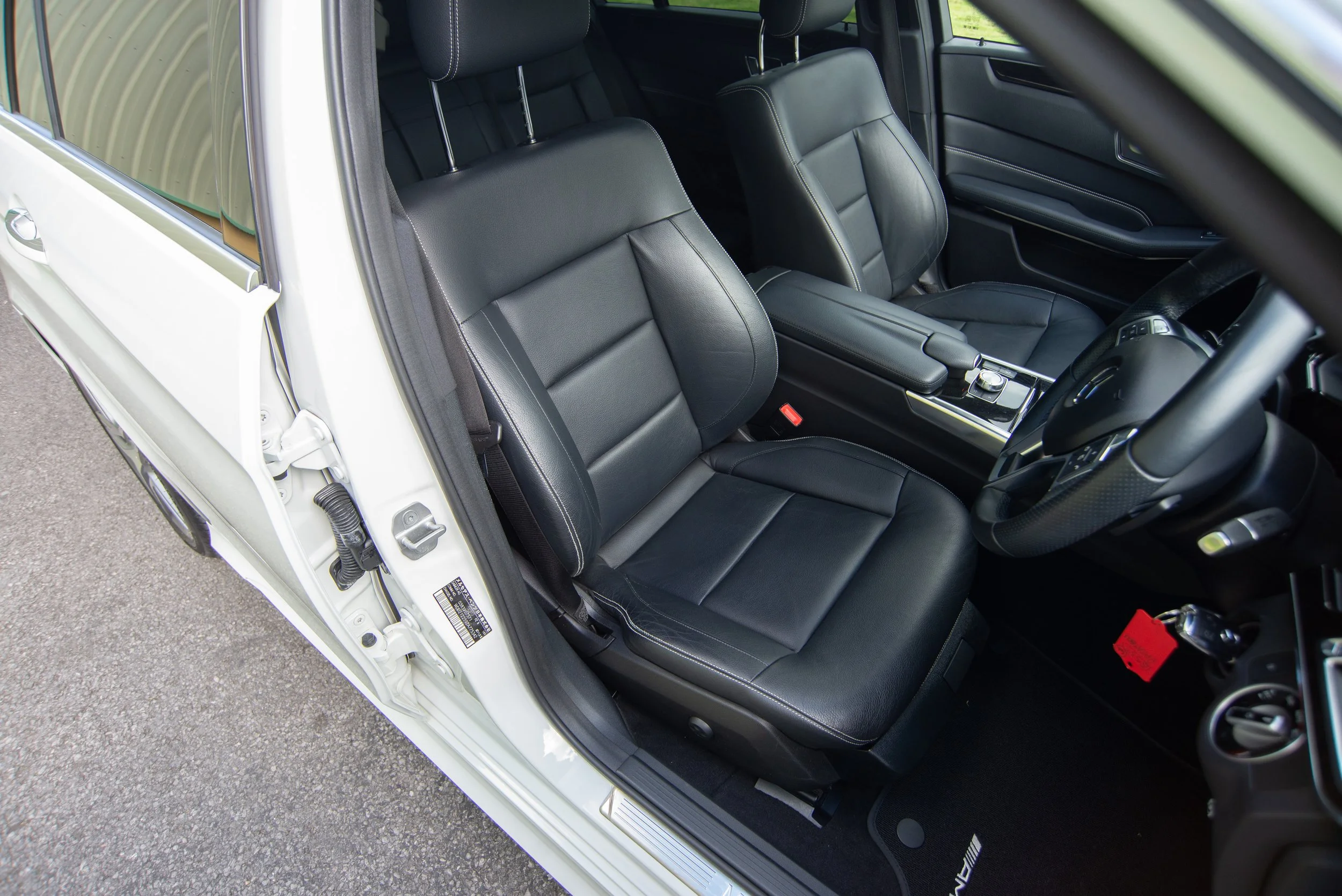 Mercedes E350 Estate-11.jpg