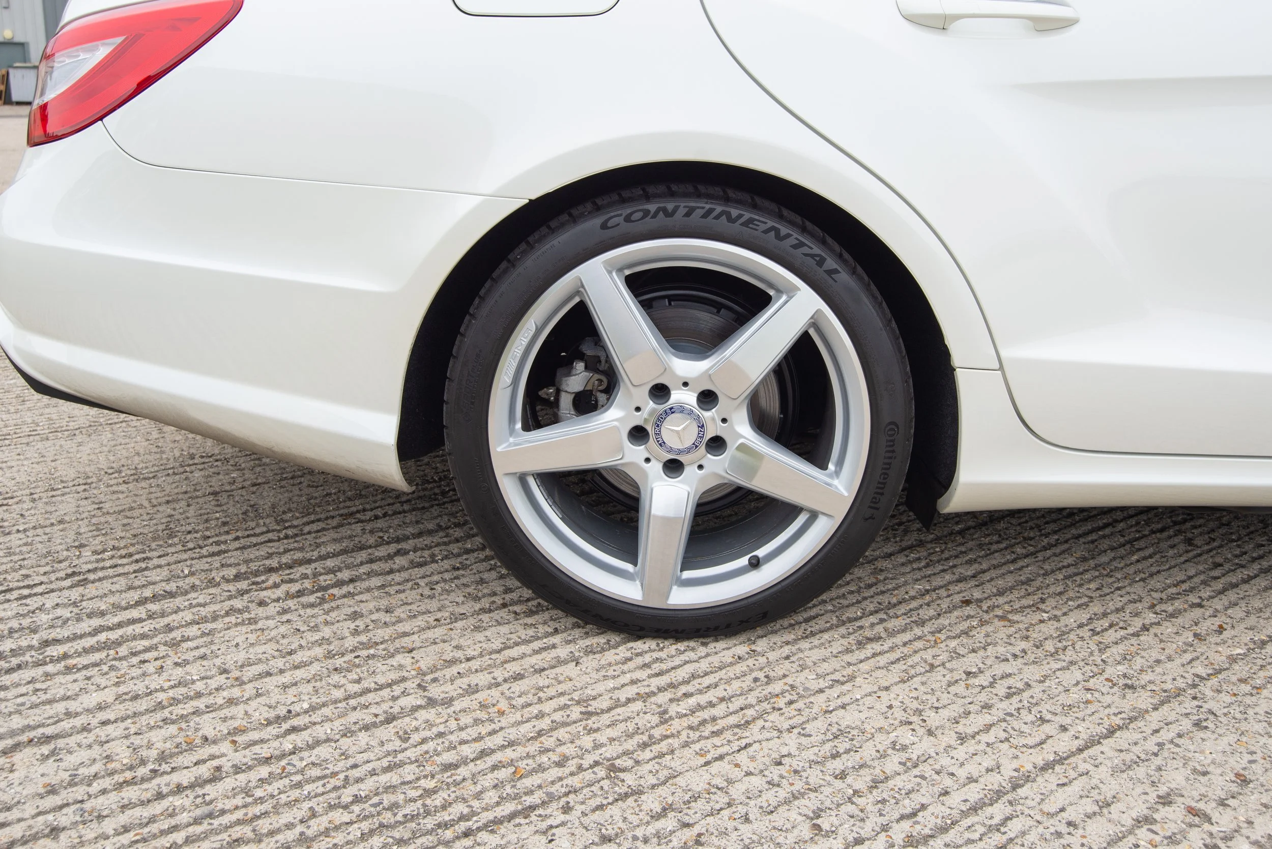 Mercedes CLS350 Shooting Brake 2-11.jpg