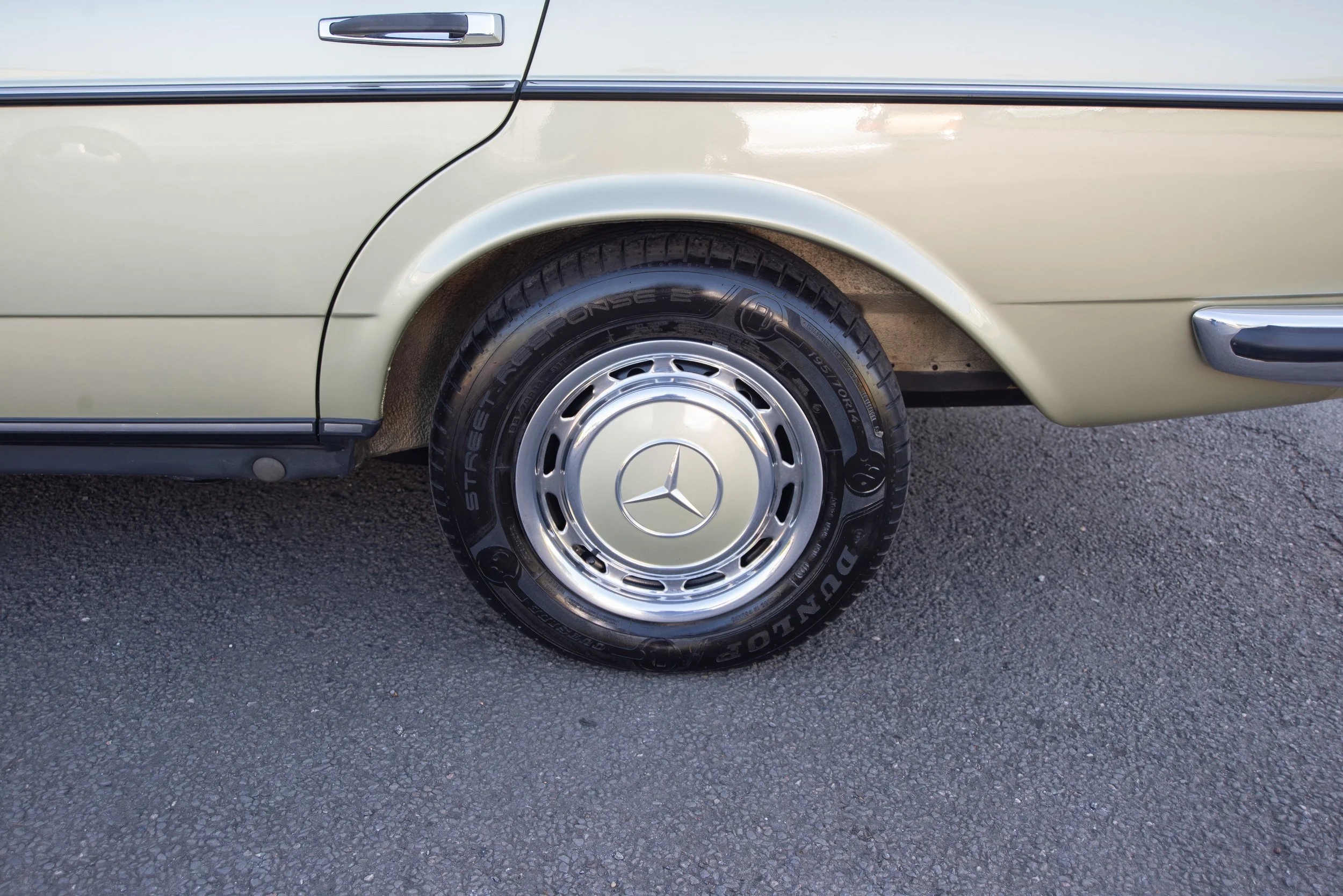 Mercedes 280E-18.jpg