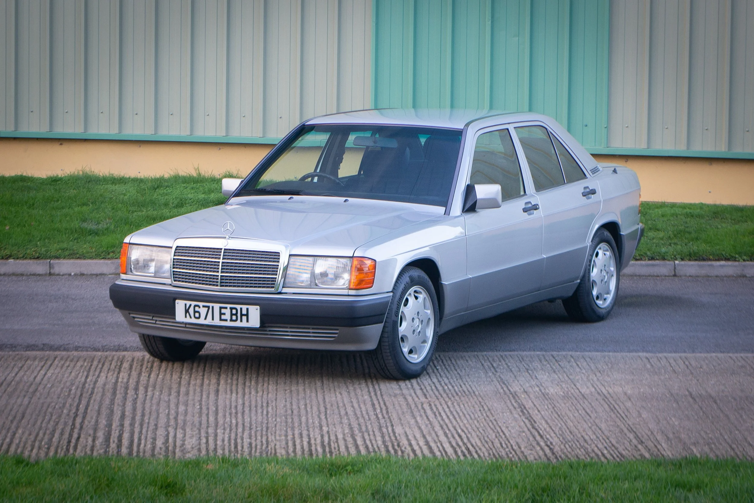 Mercedes 190E 2.0-22.jpg