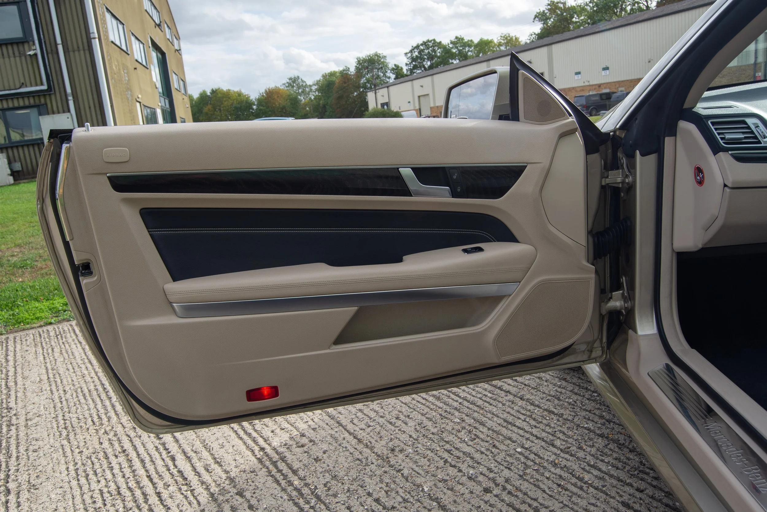 Mercedes E220D Cabriolet-9.jpg