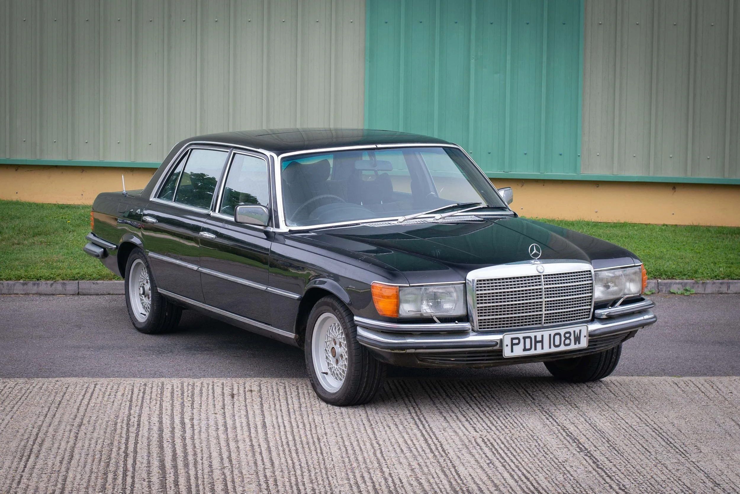 Mercedes 450SEL 6.9