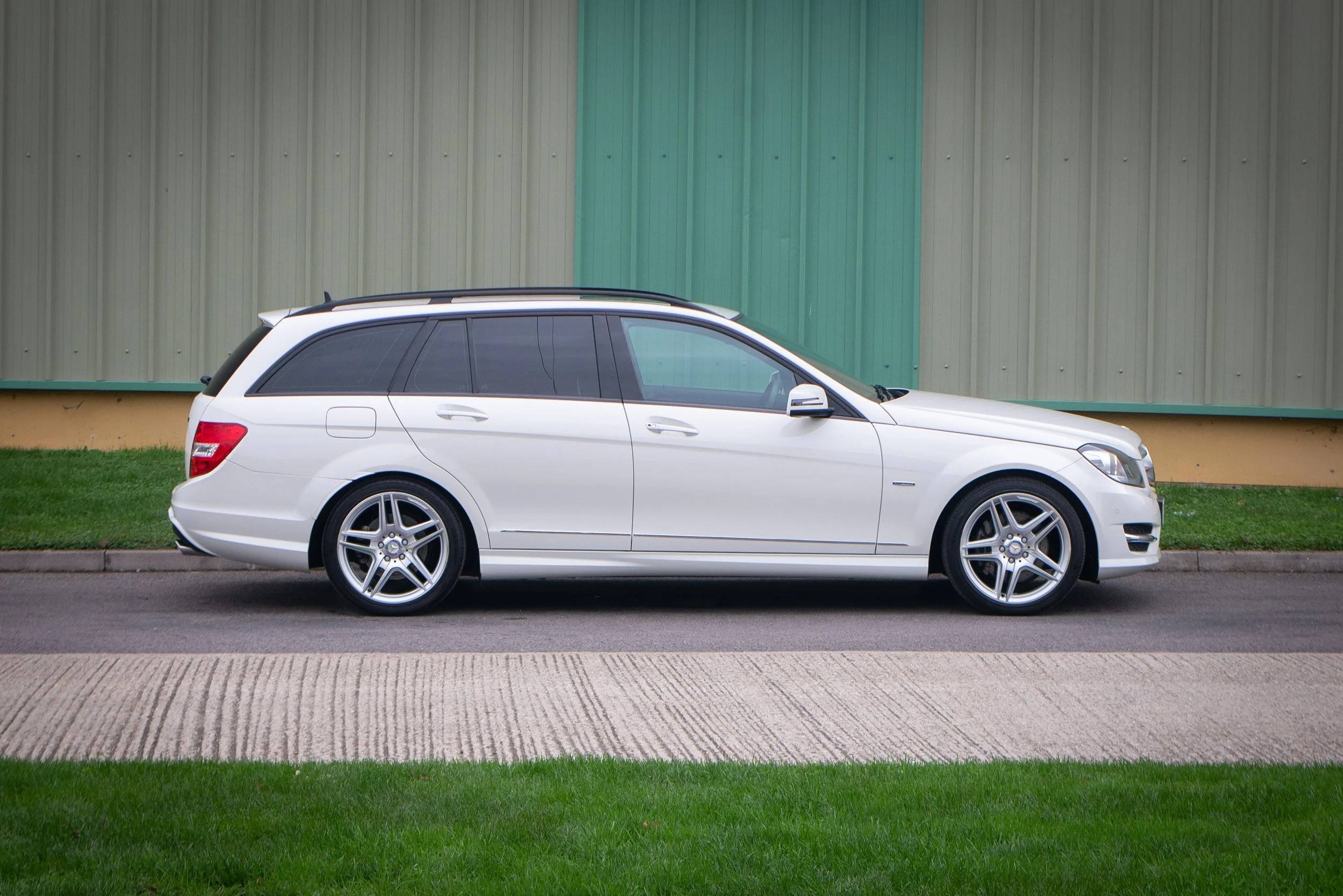 Mercedes C350 Estate-28.jpg