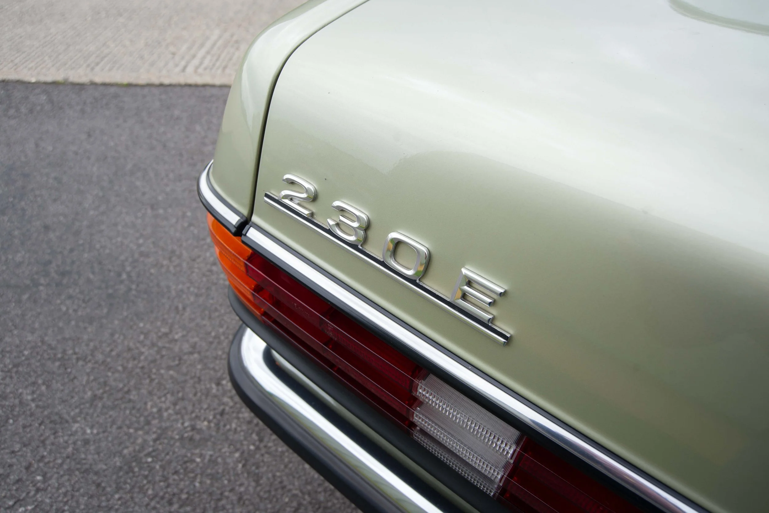 Mercedes 230E2-7.jpg