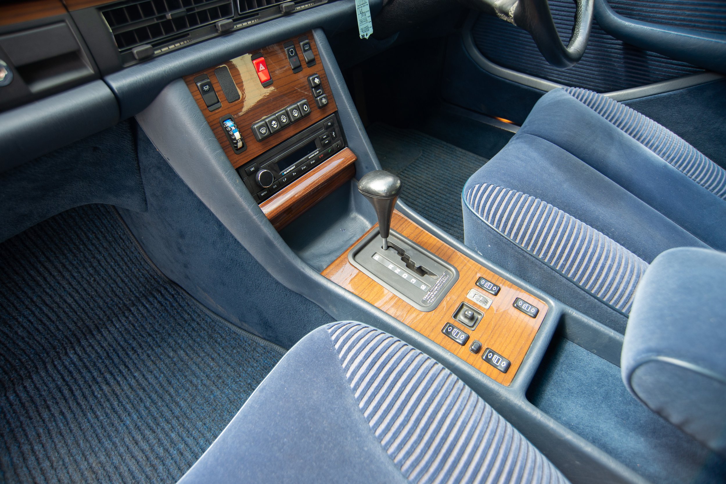 Mercedes 300SE-8.jpg