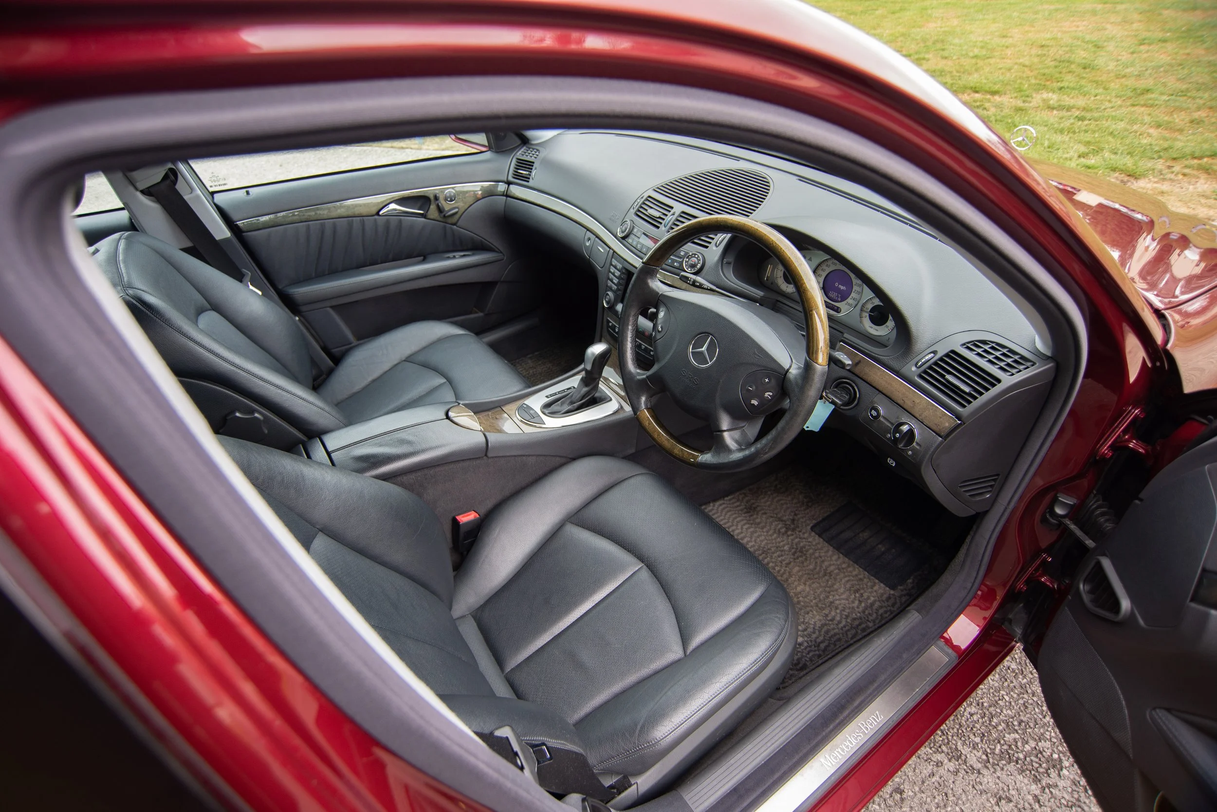 Mercedes E500-2.jpg