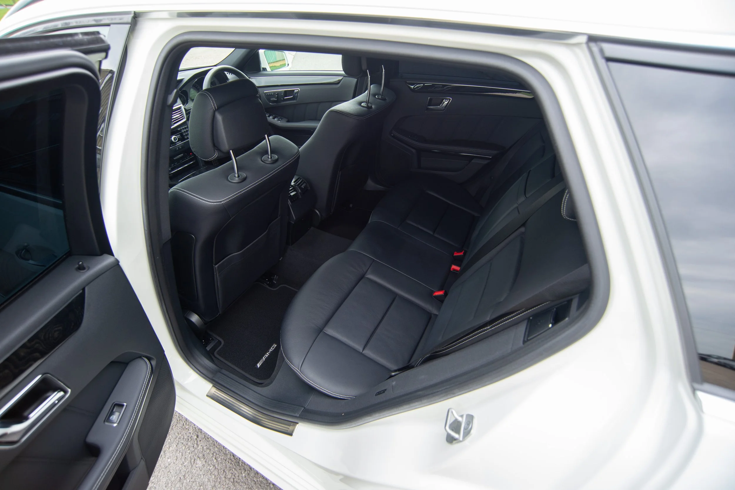 Mercedes E350 Estate-8.jpg
