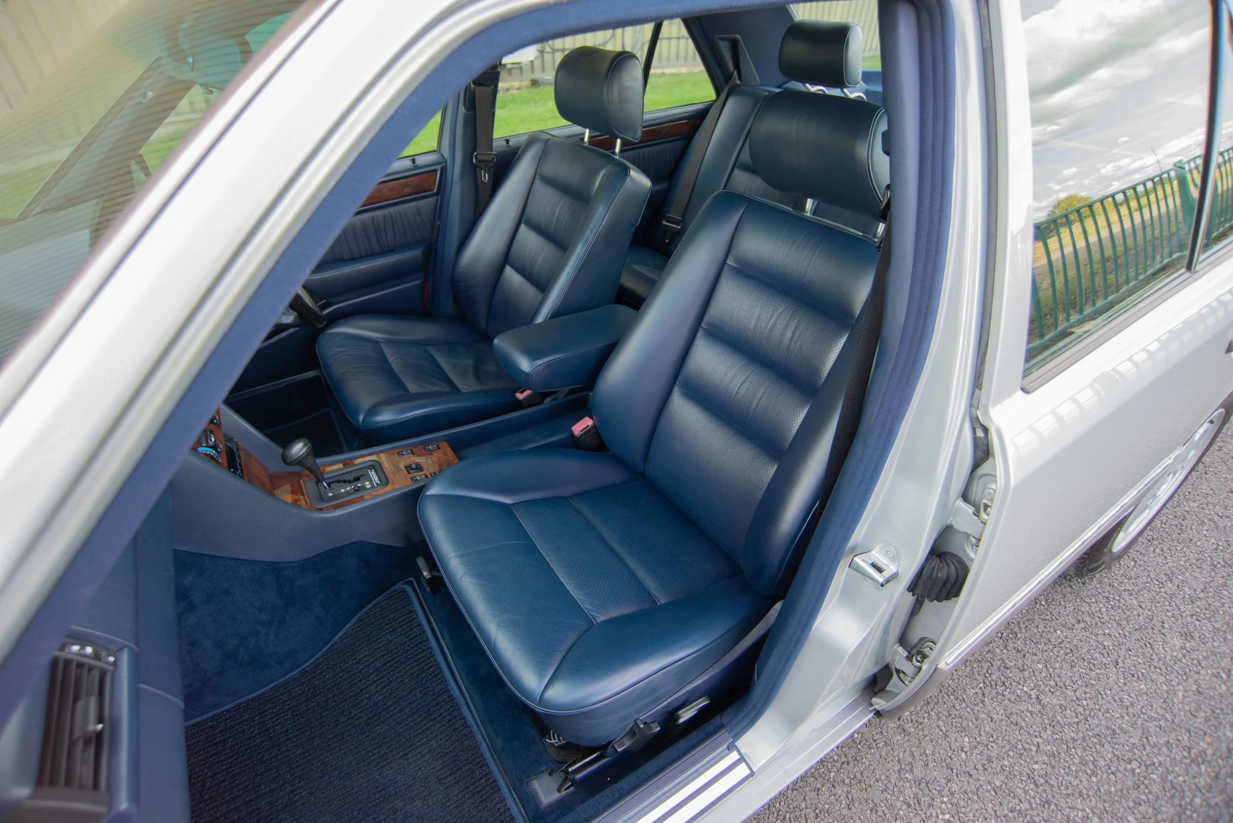 Mercedes 260E 2-21.jpg