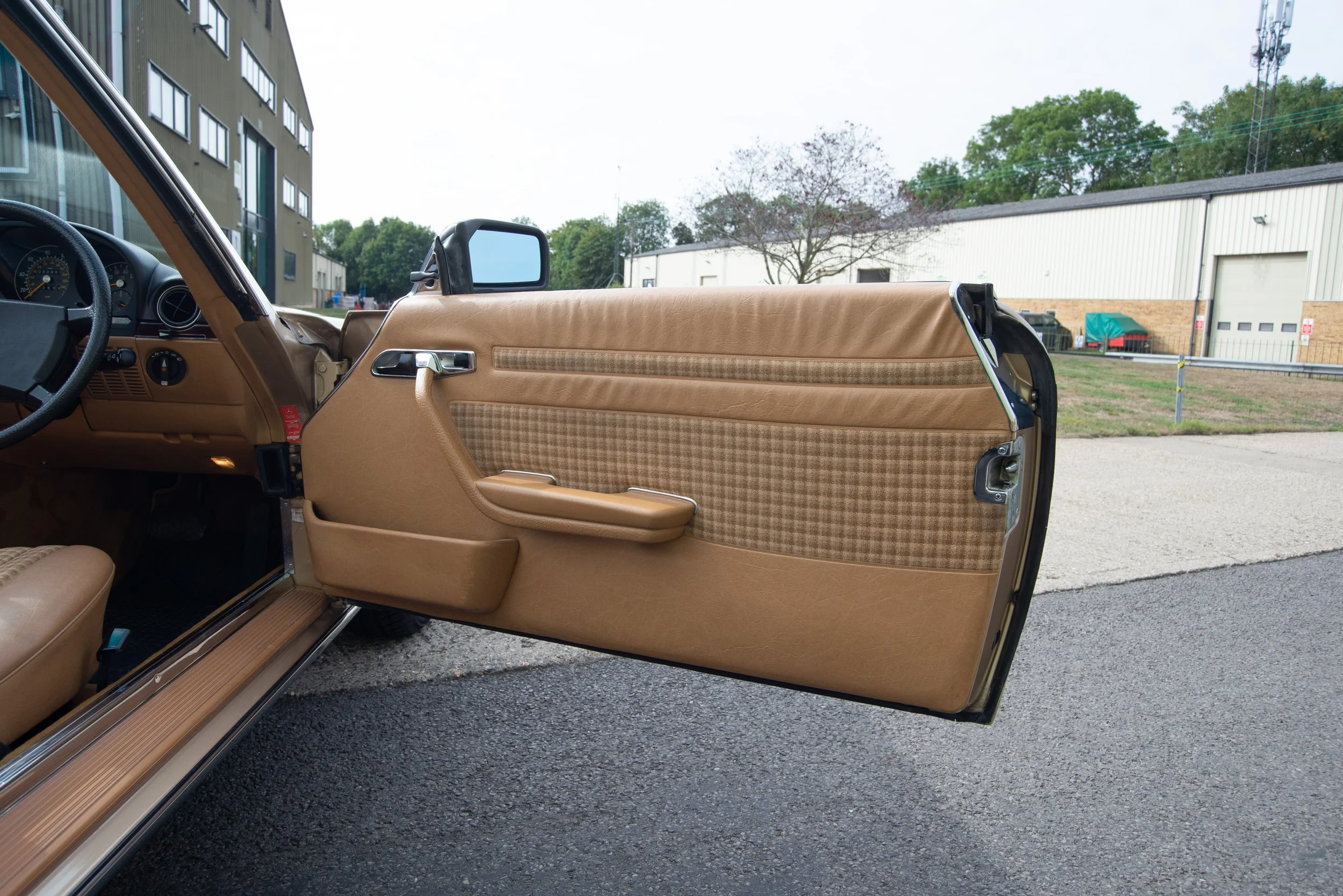 Mercedes 280SL-28.jpg