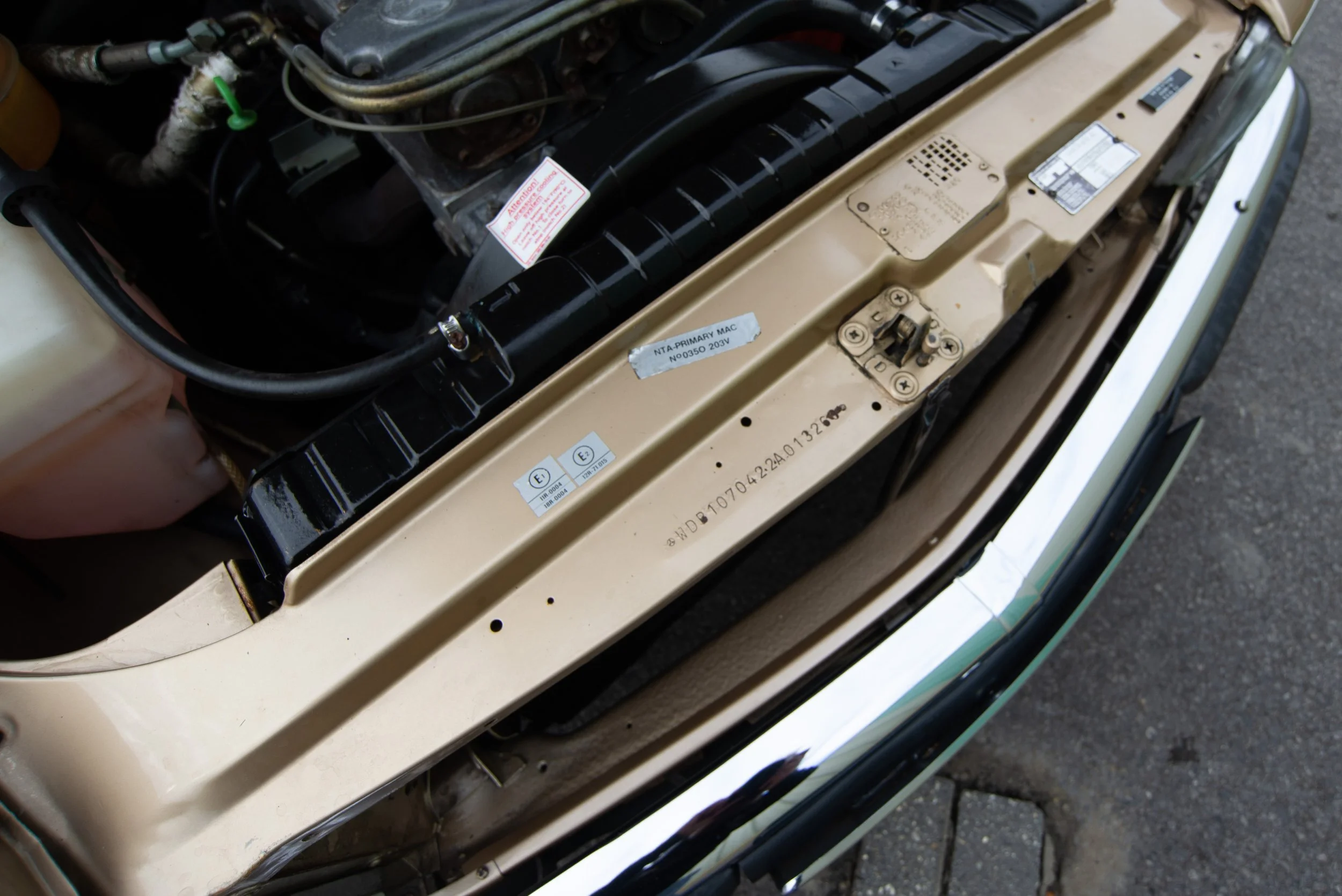Mercedes 280SL-17.jpg
