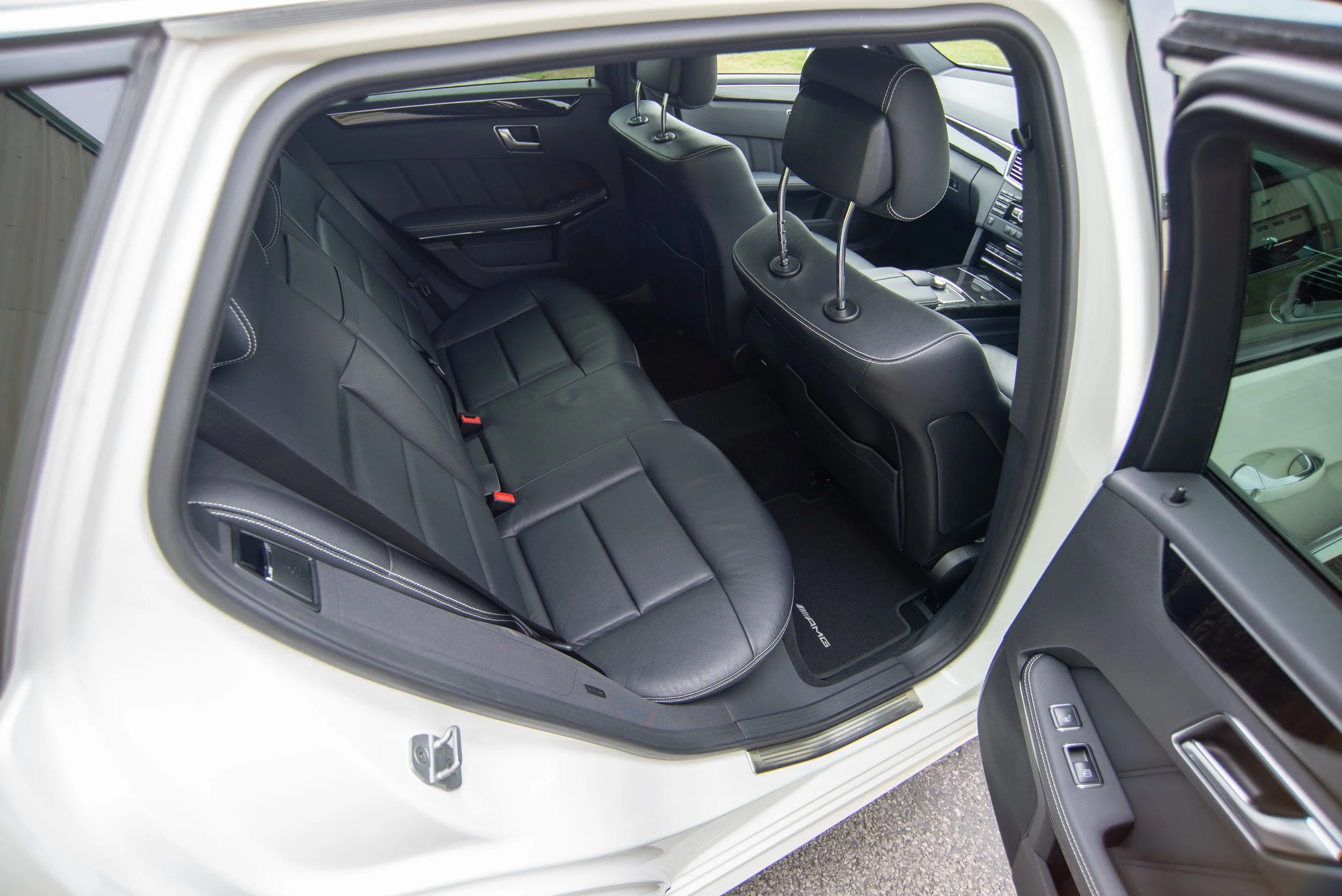 Mercedes E350 Estate-7.jpg