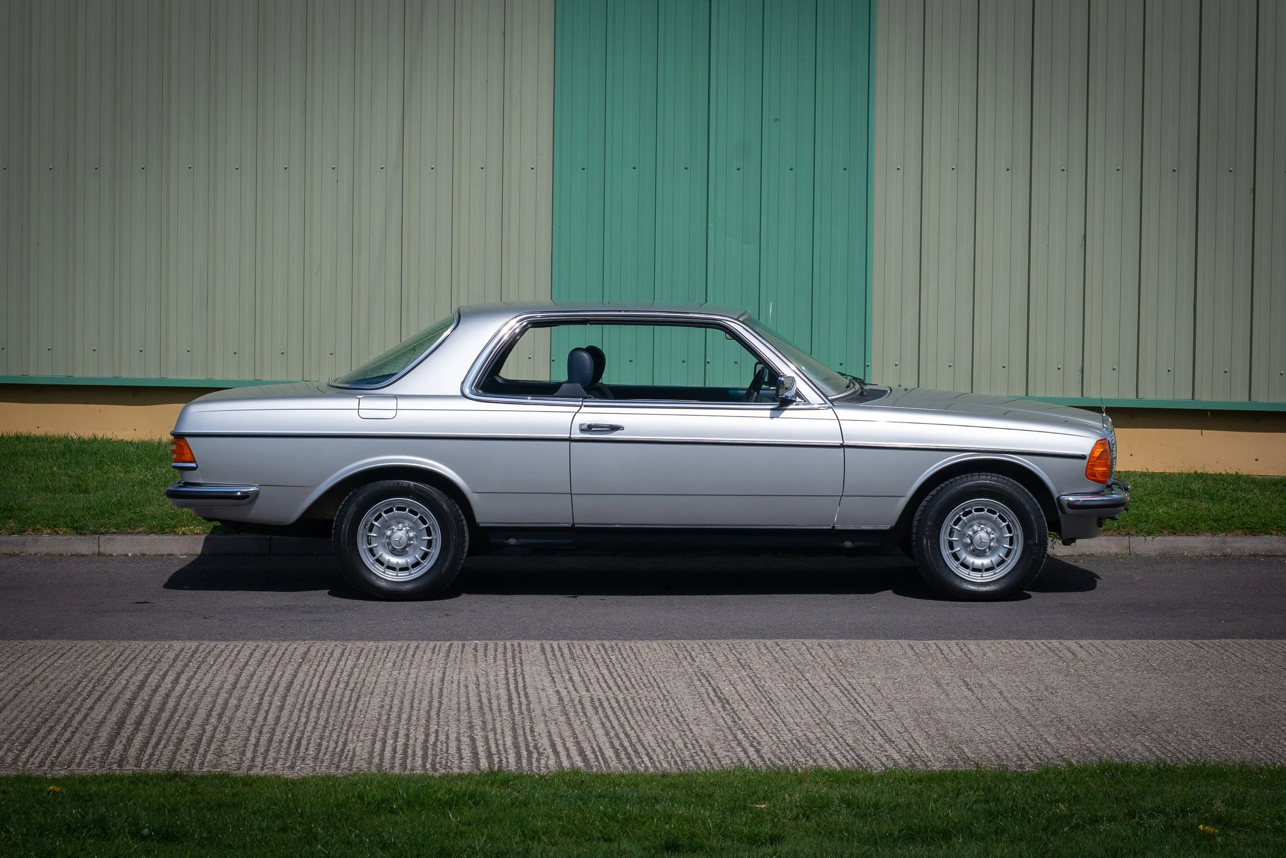 Mercedes 230CE-6.jpg
