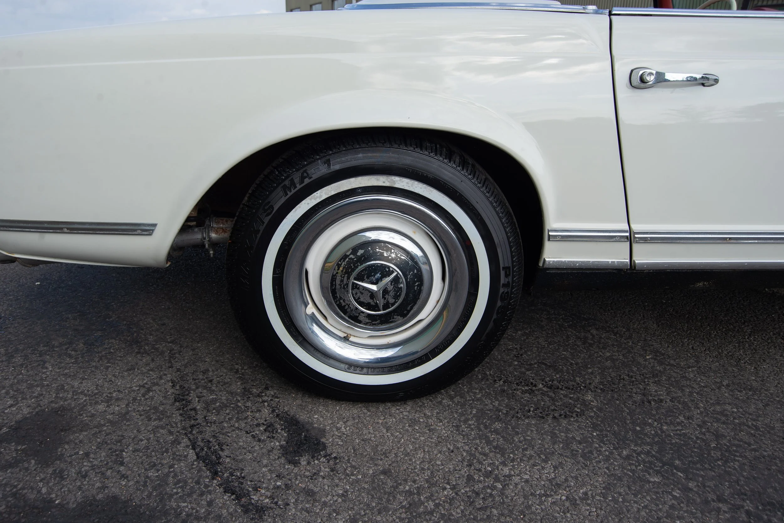 Mercedes 230SL-15.jpg