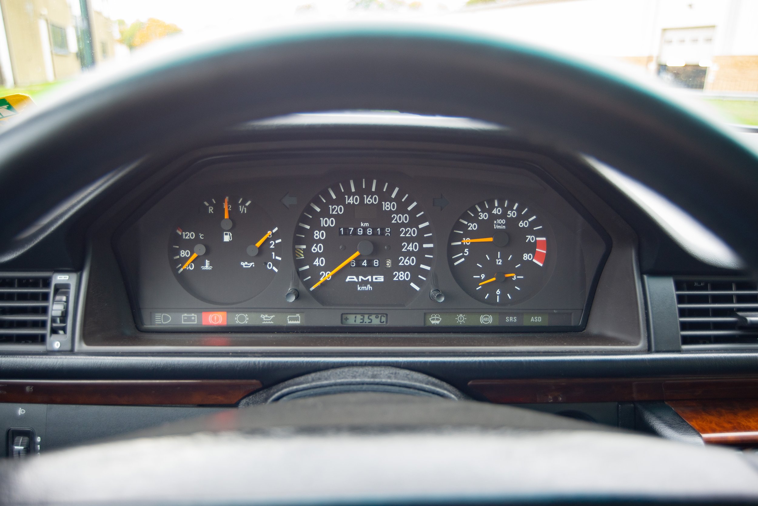 Mercedes 300E 3.4 AMG.jpg