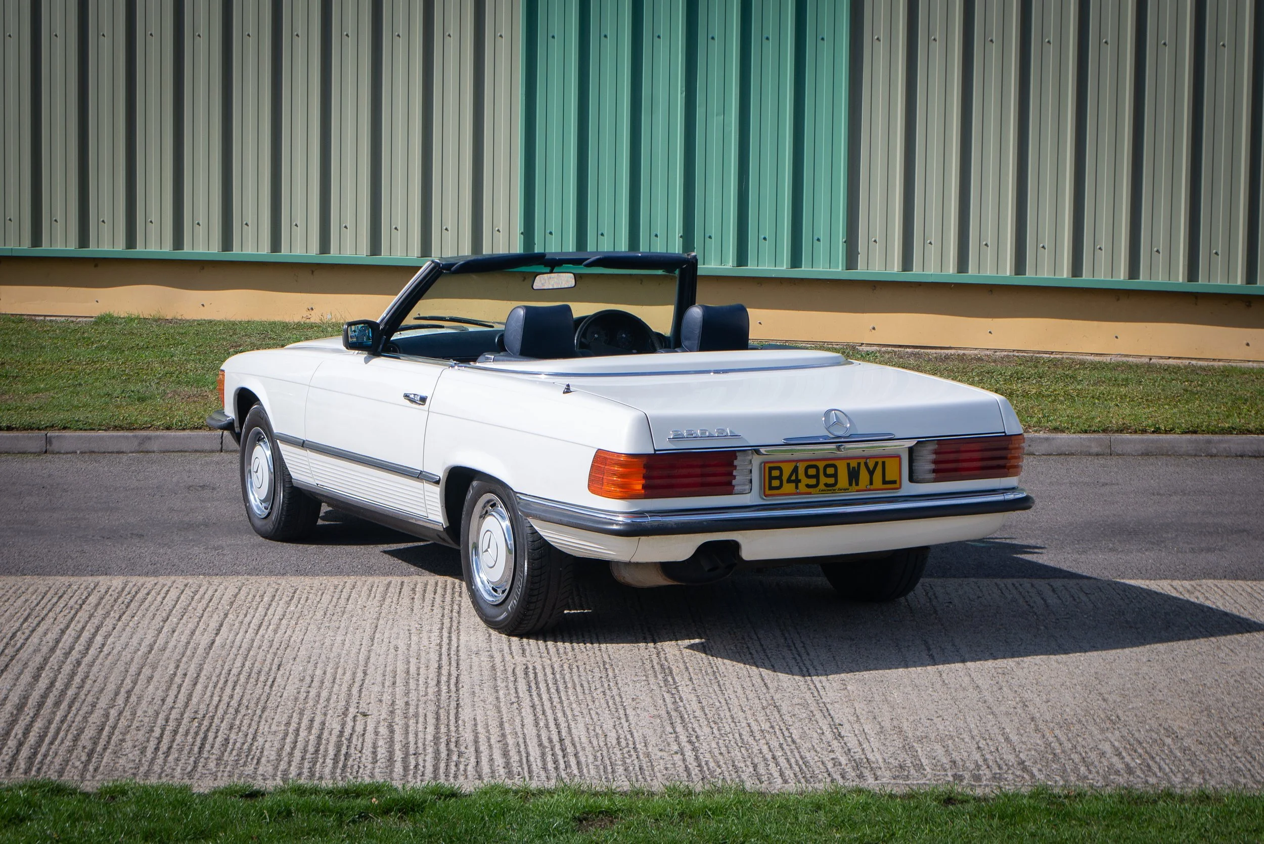 Mercedes 280SL-11.jpg