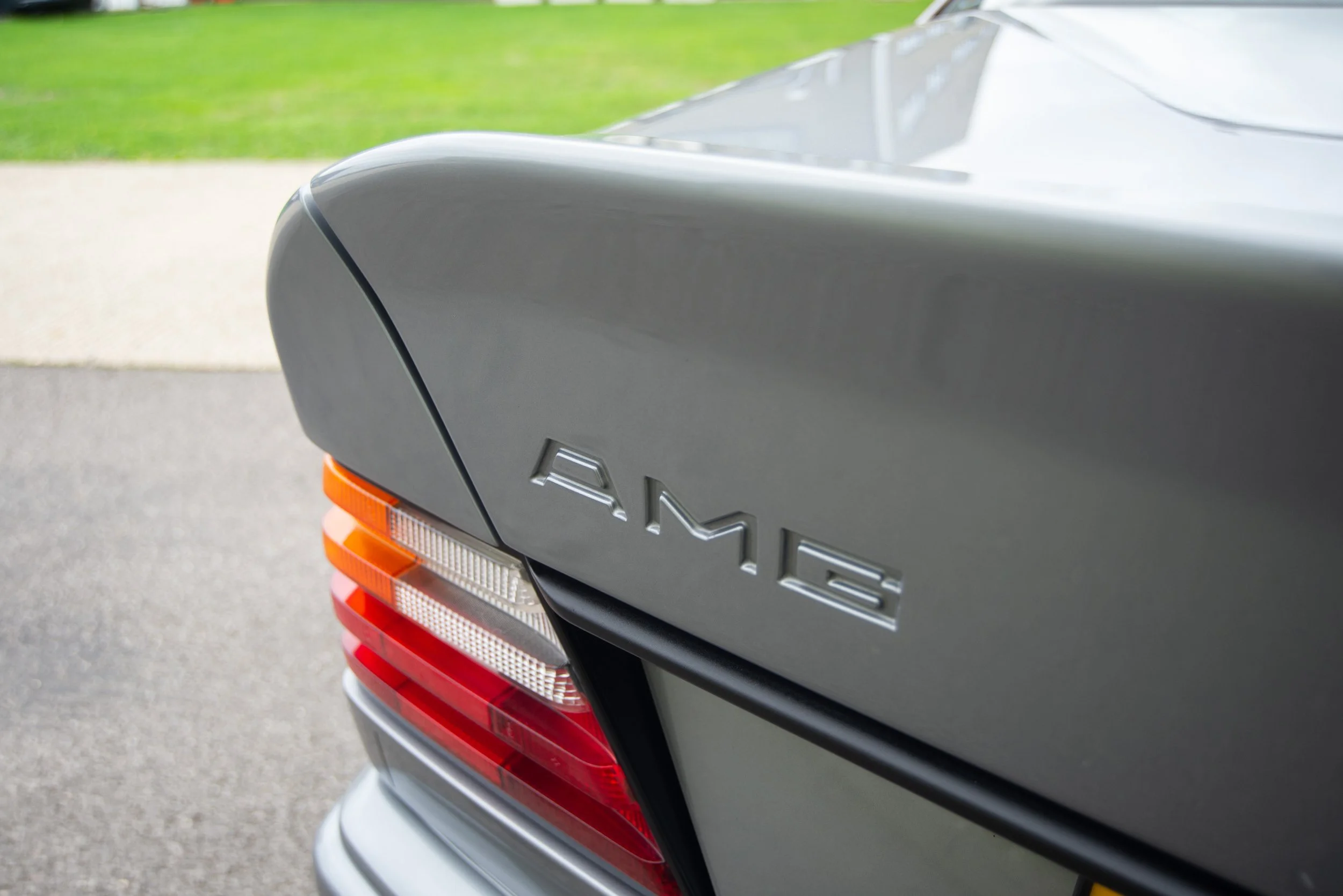 Mercedes 300E 3.4 AMG-14.jpg