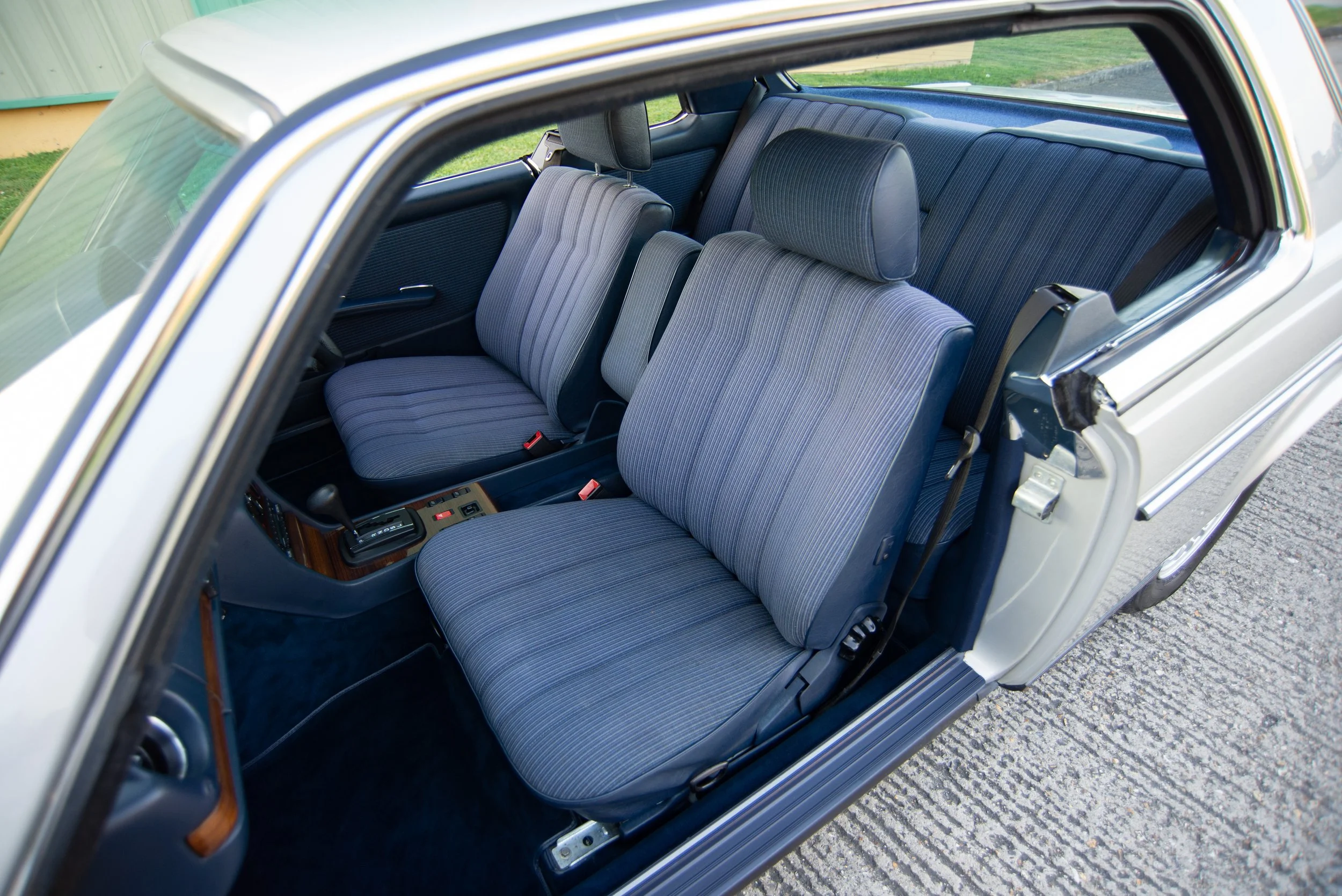 Mercedes 230CE 2-8.jpg