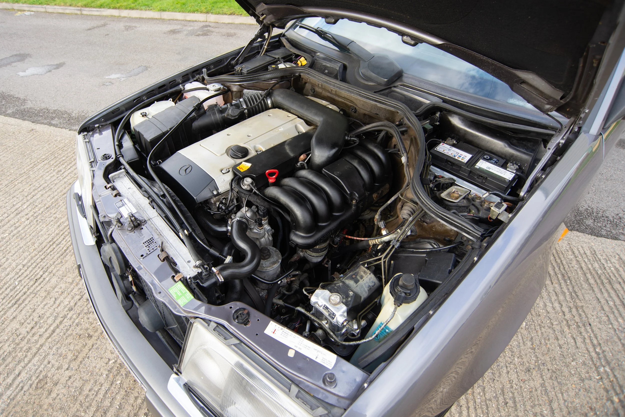 Mercedes E280-16.jpg