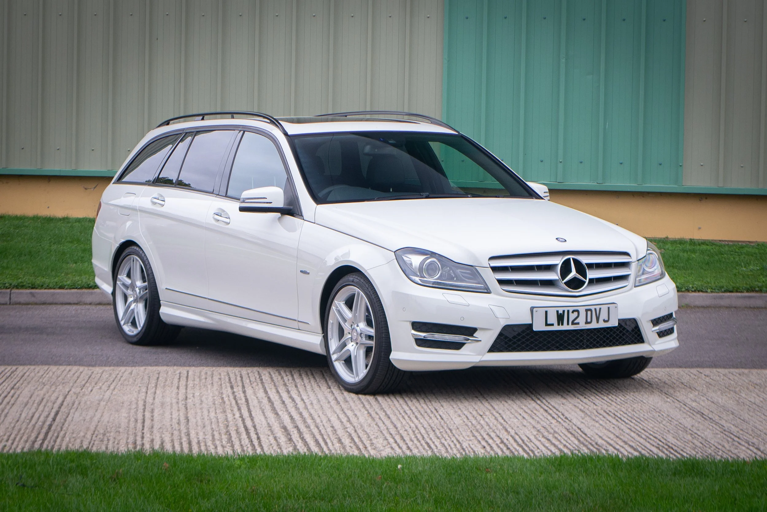 Mercedes C350 Estate-26.jpg