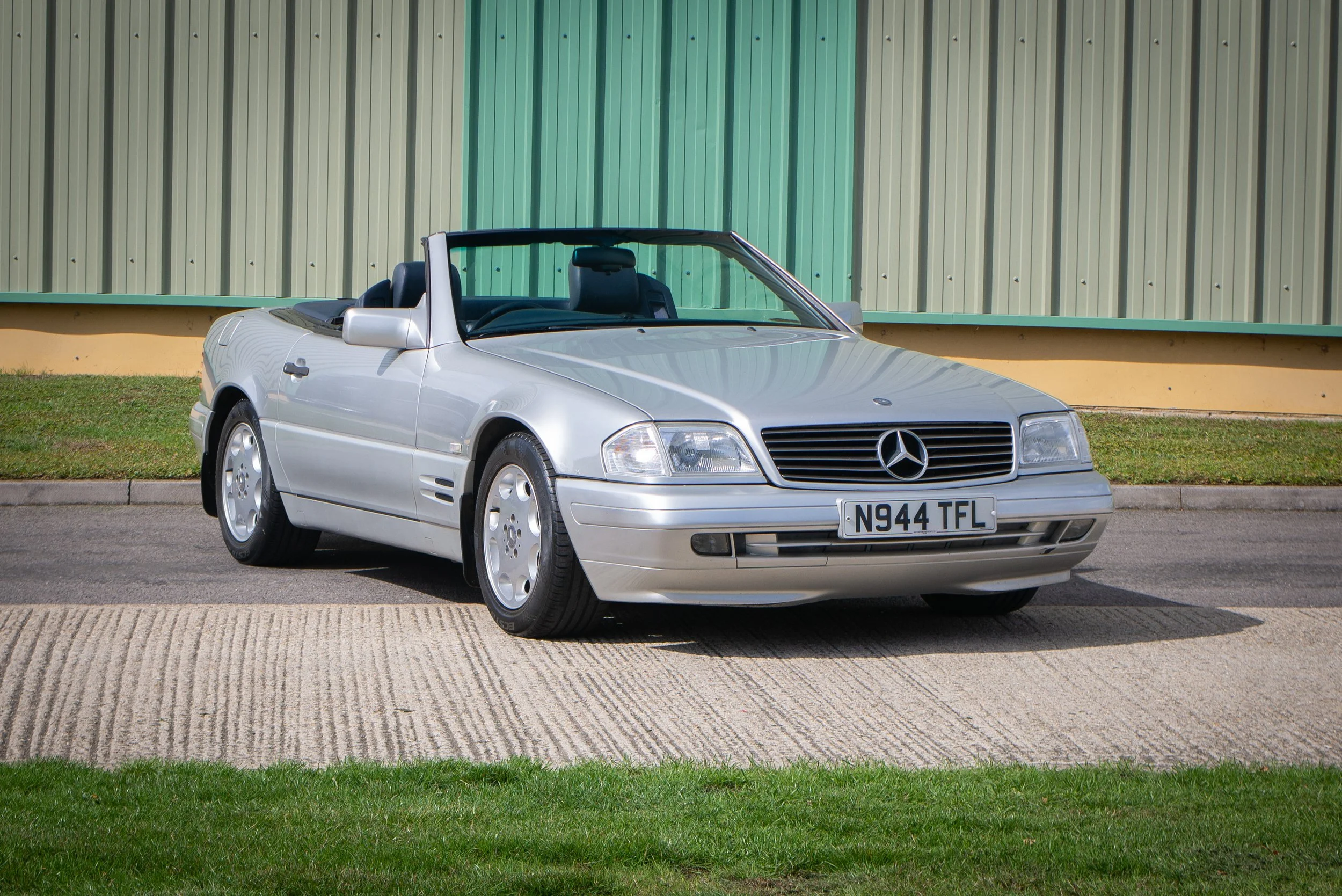 Mercedes SL280-23.jpg