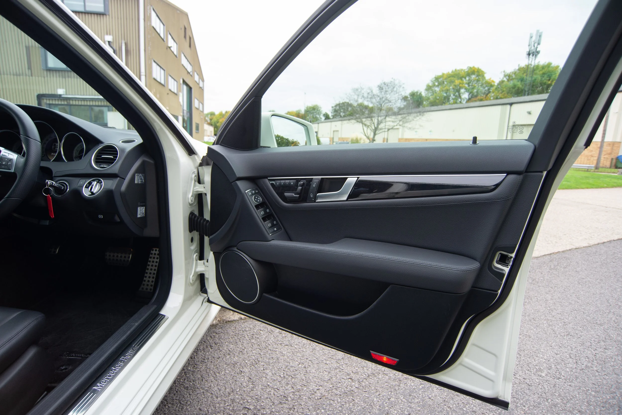 Mercedes C350 Estate-5.jpg