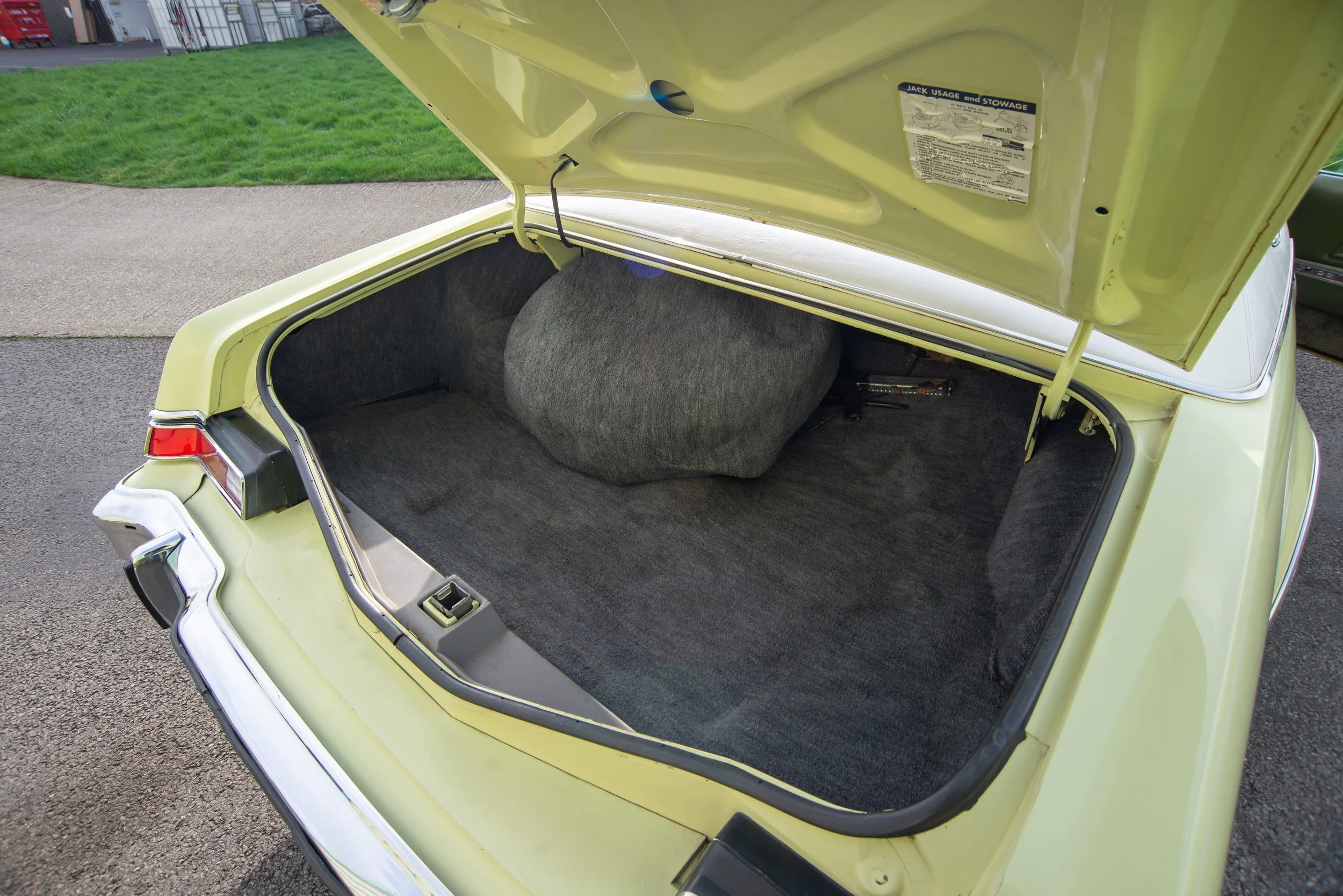 Lincoln Continental-3.jpg