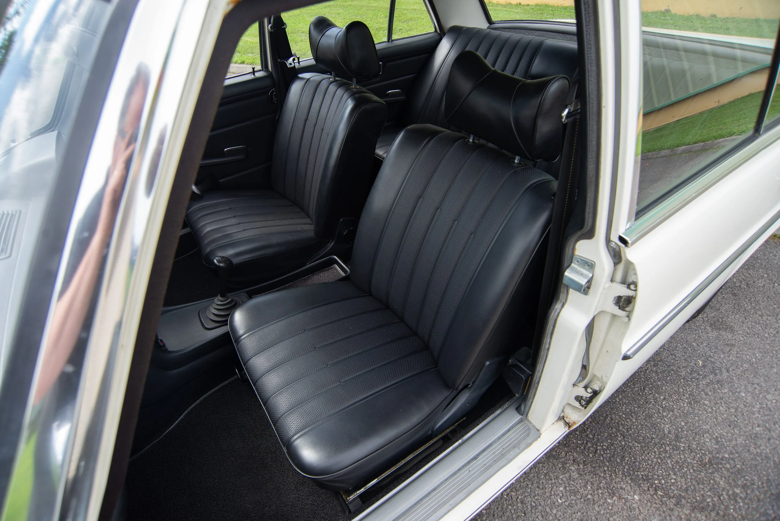 Mercedes 240D-16.jpg