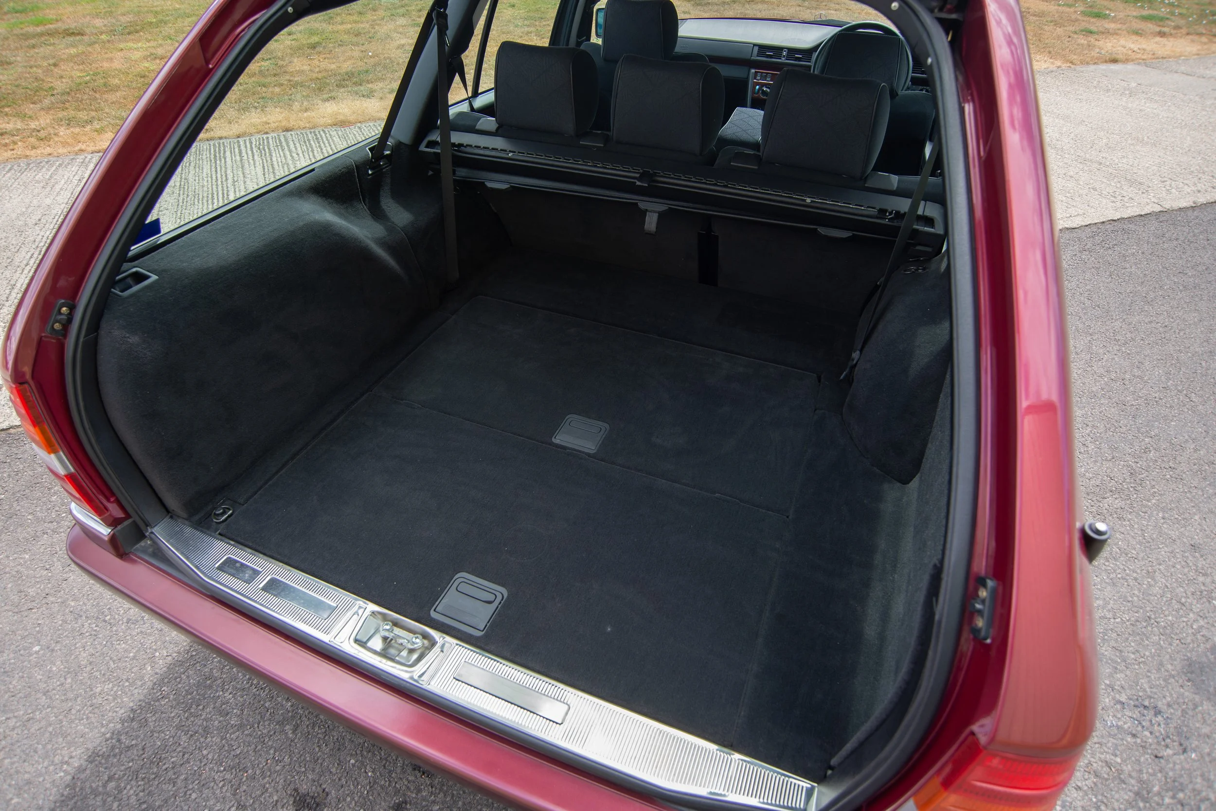 Mercedes E320 Estate-10.jpg