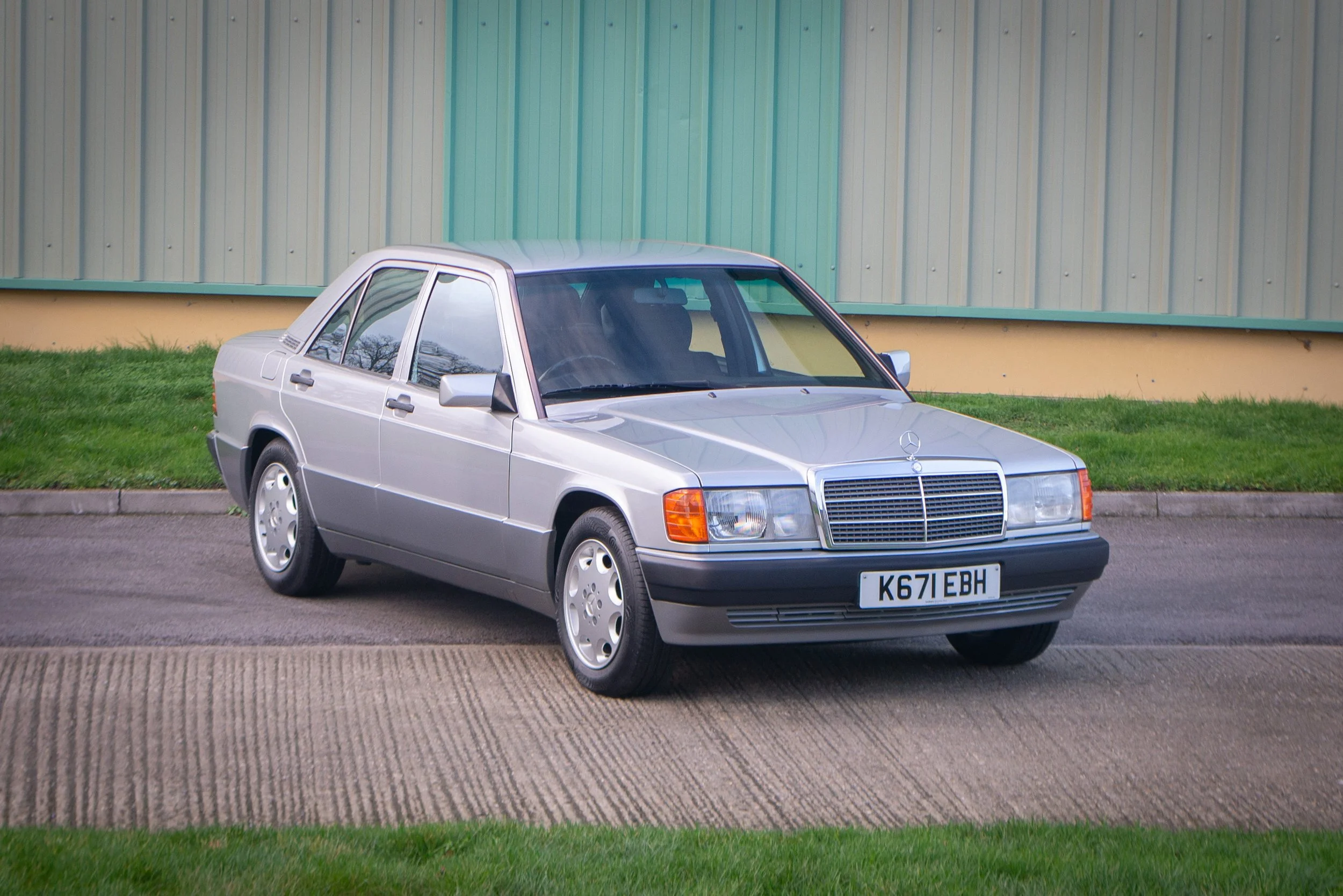 Mercedes 190E 2.0-24.jpg