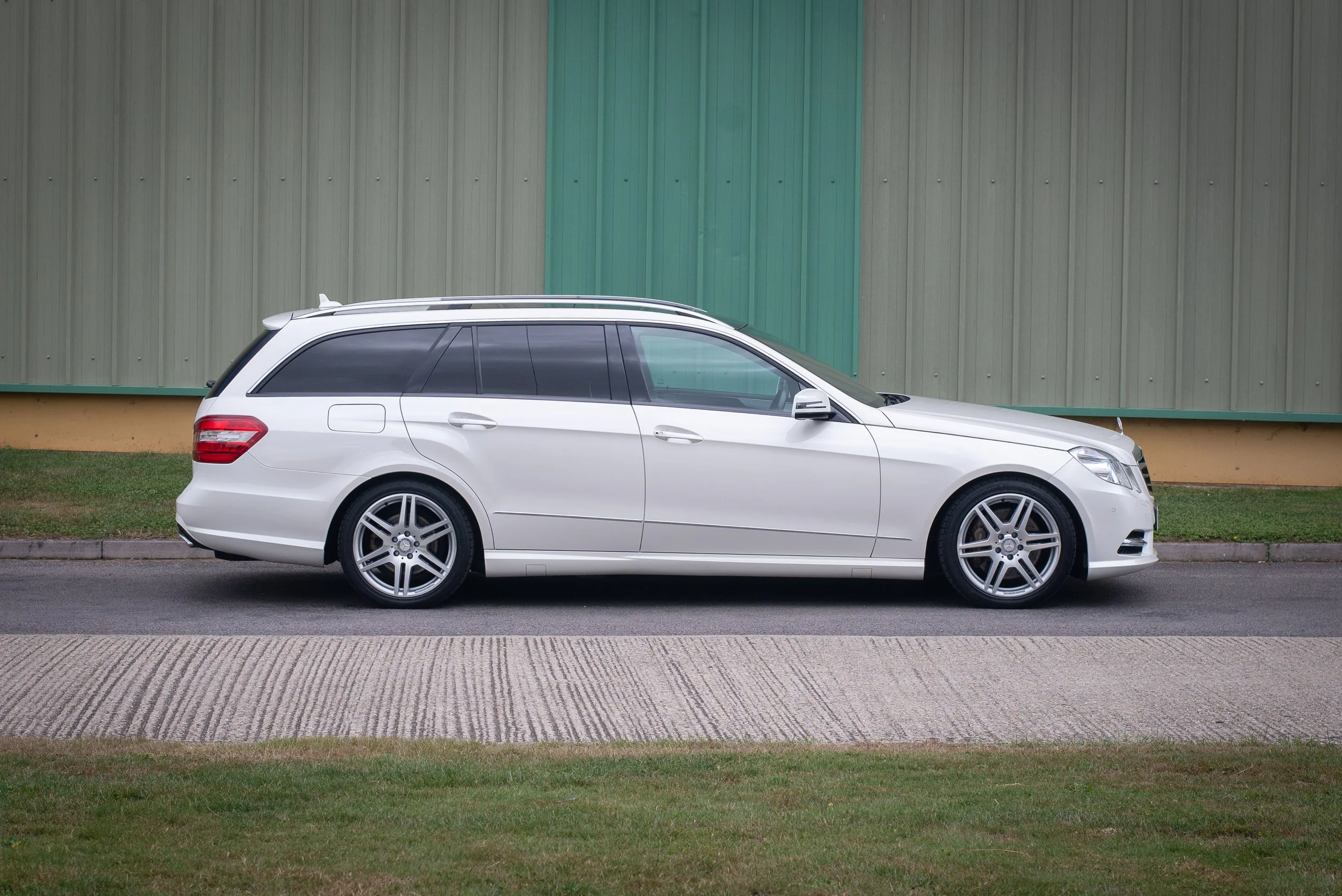 Mercedes E350 Estate-28.jpg