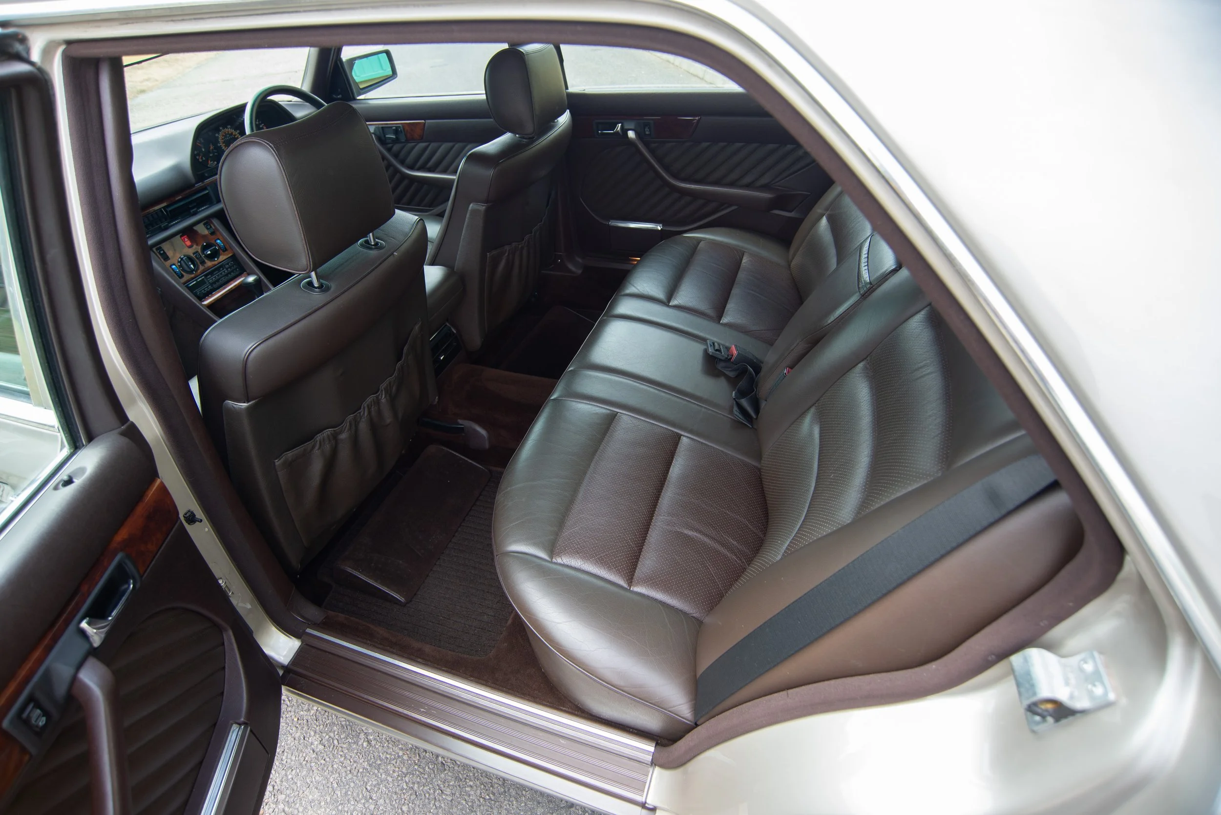 Mercedes 300SEL-8.jpg