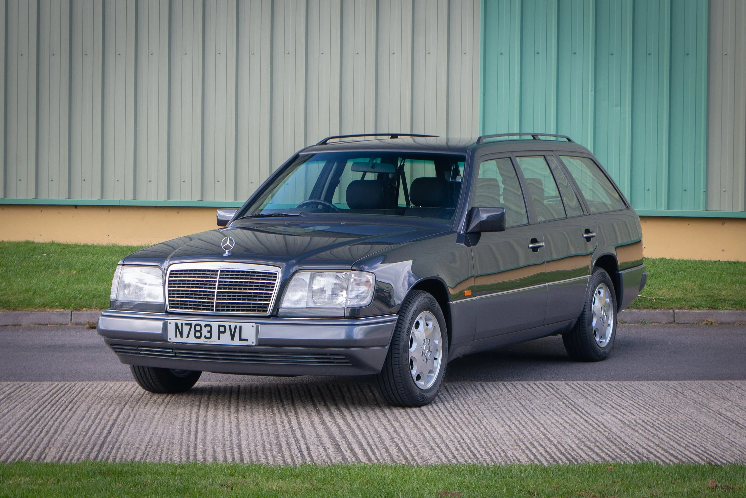 Mercedes E280 Estate-29.jpg