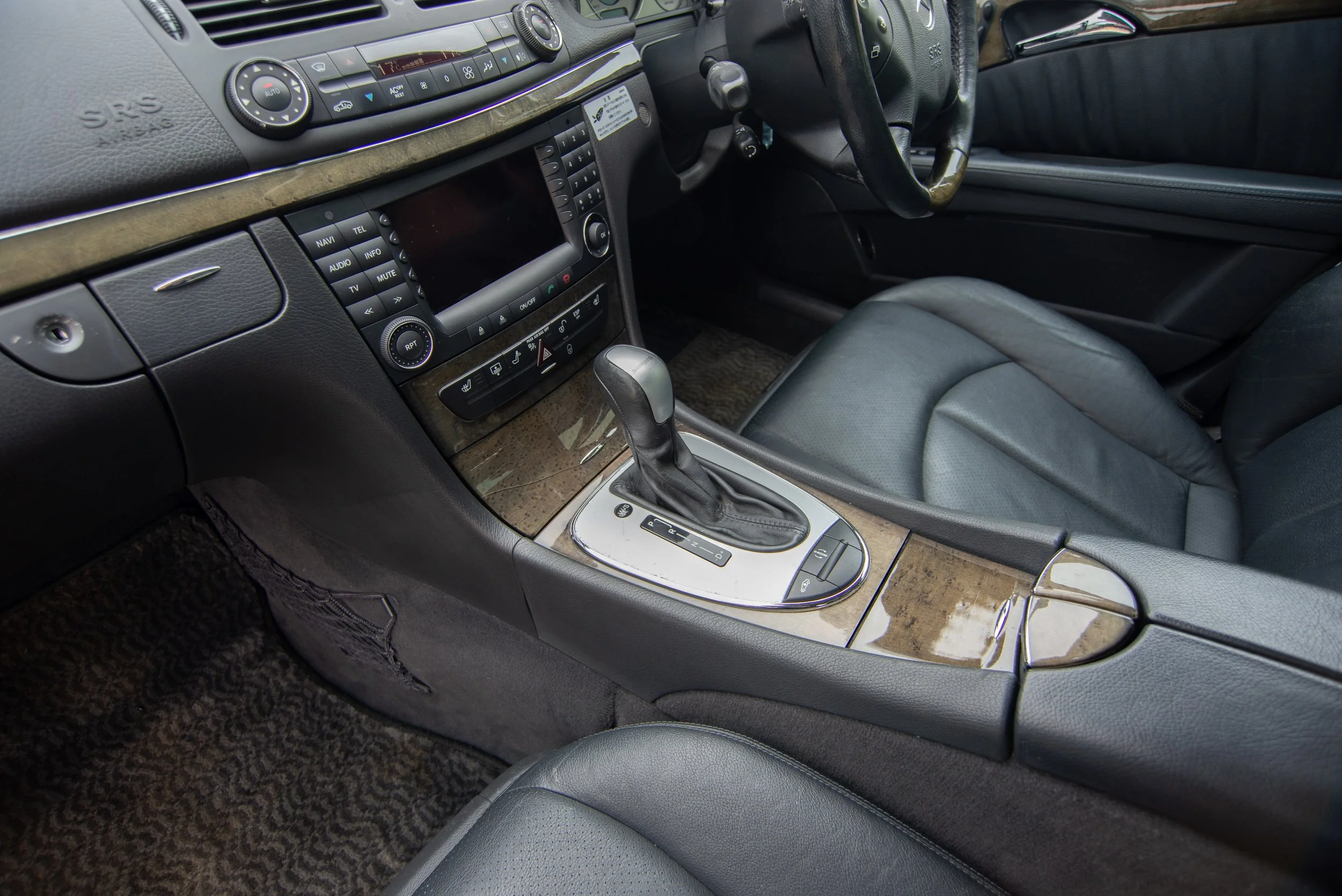 Mercedes E500-9.jpg