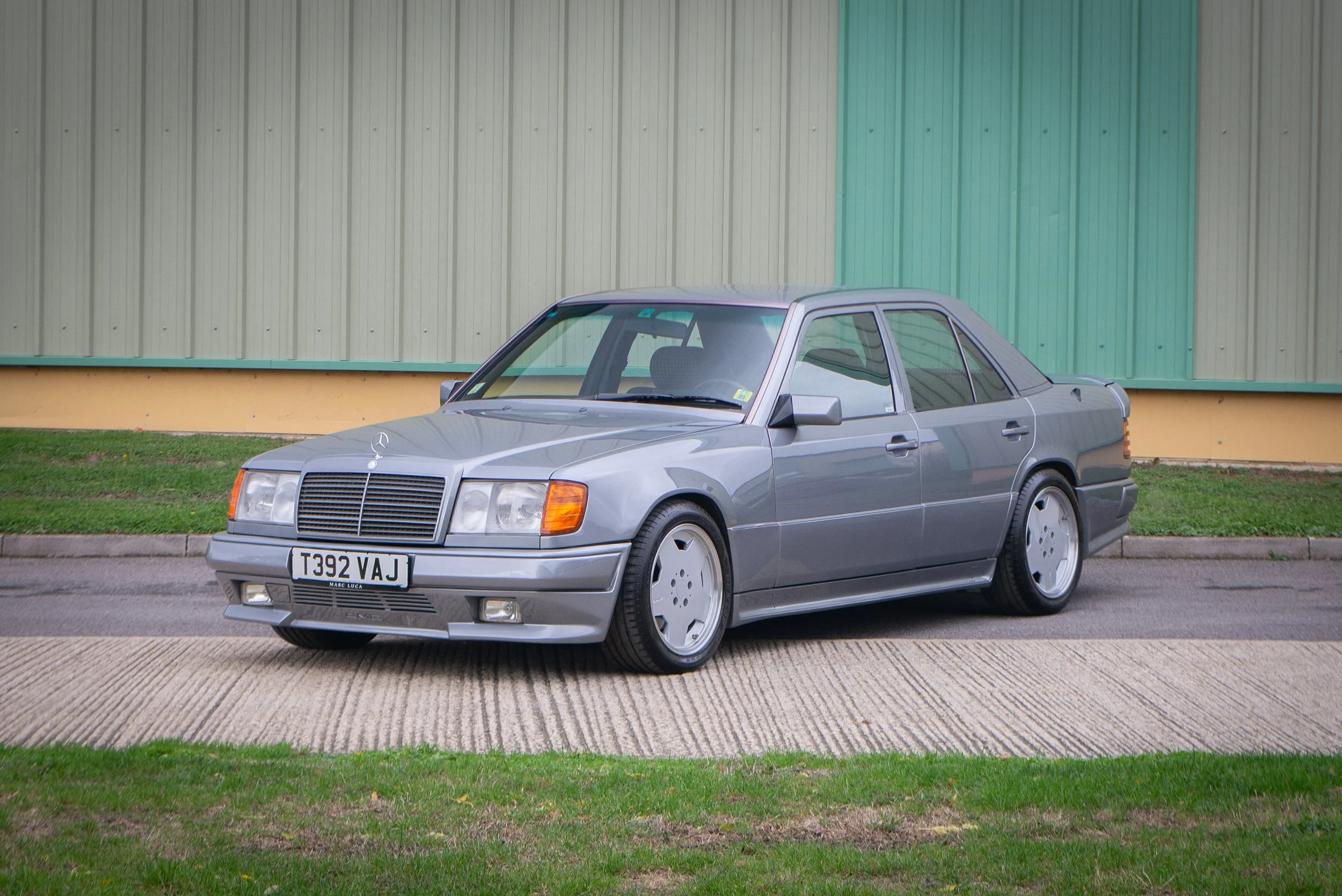 Mercedes 300E 3.4 AMG-28.jpg